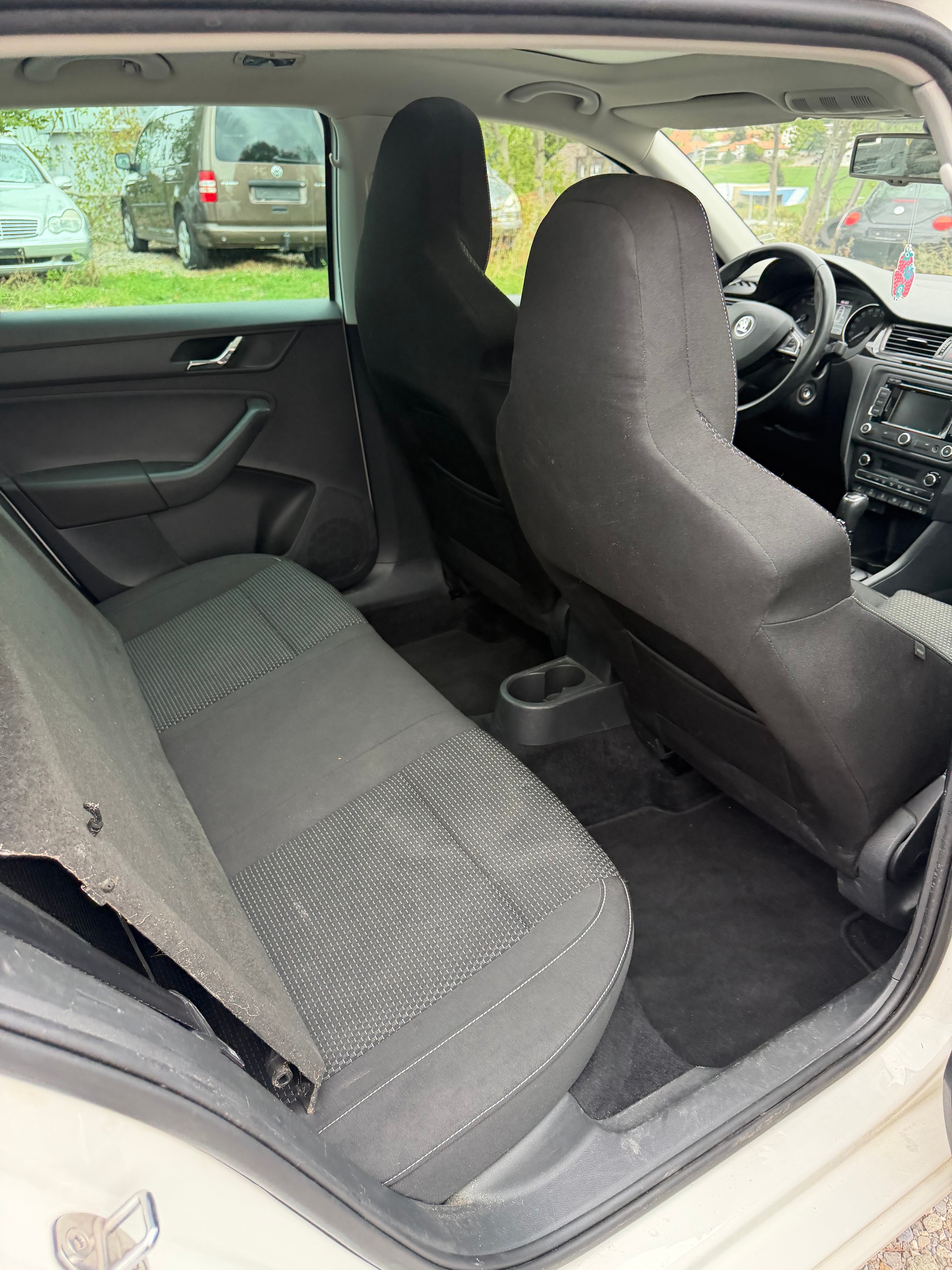 SKODA Rapid Spaceback 1.4 TSI Swiss Ed. DSG-image-6