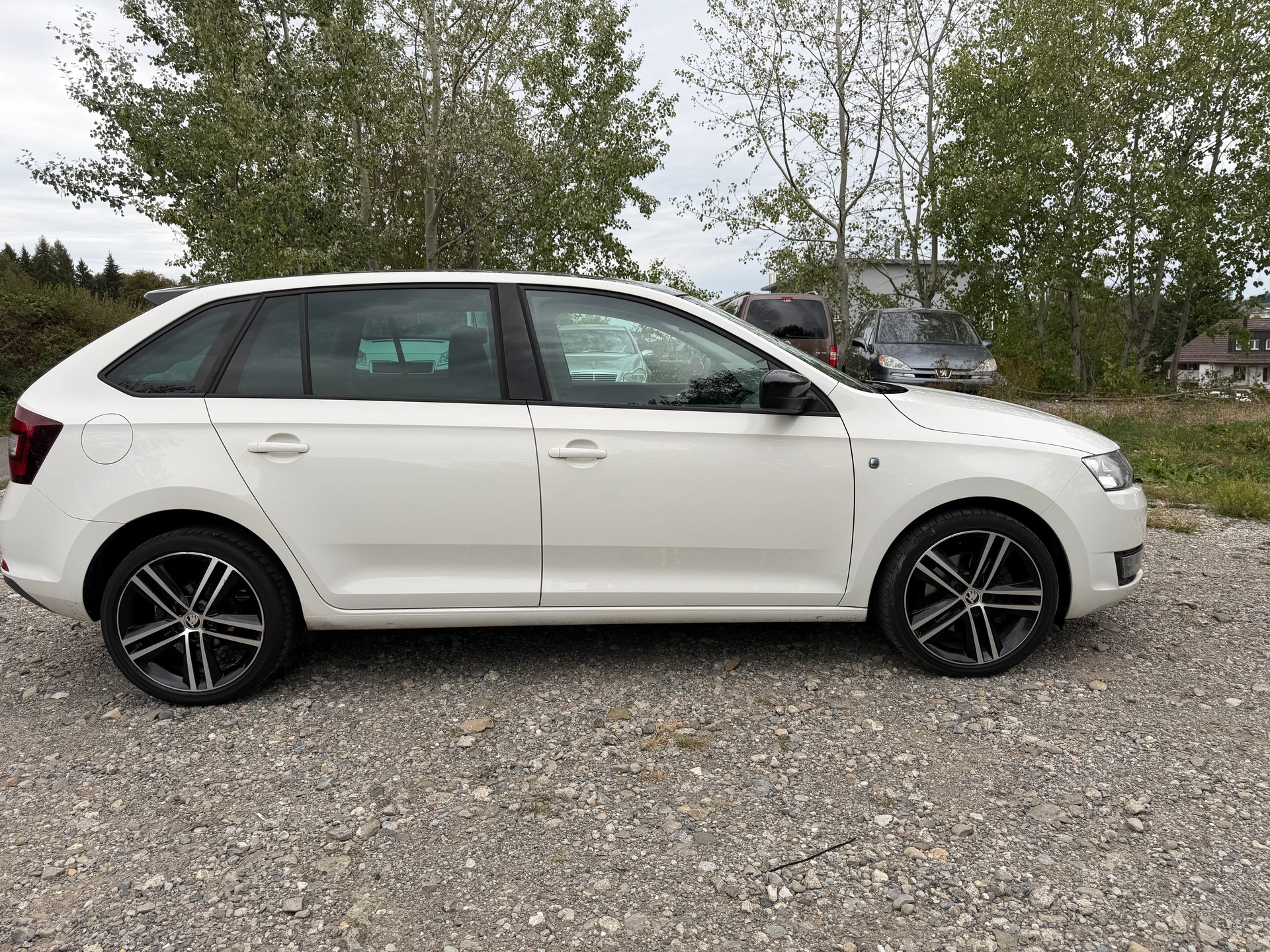 SKODA Rapid Spaceback 1.4 TSI Swiss Ed. DSG-image-3