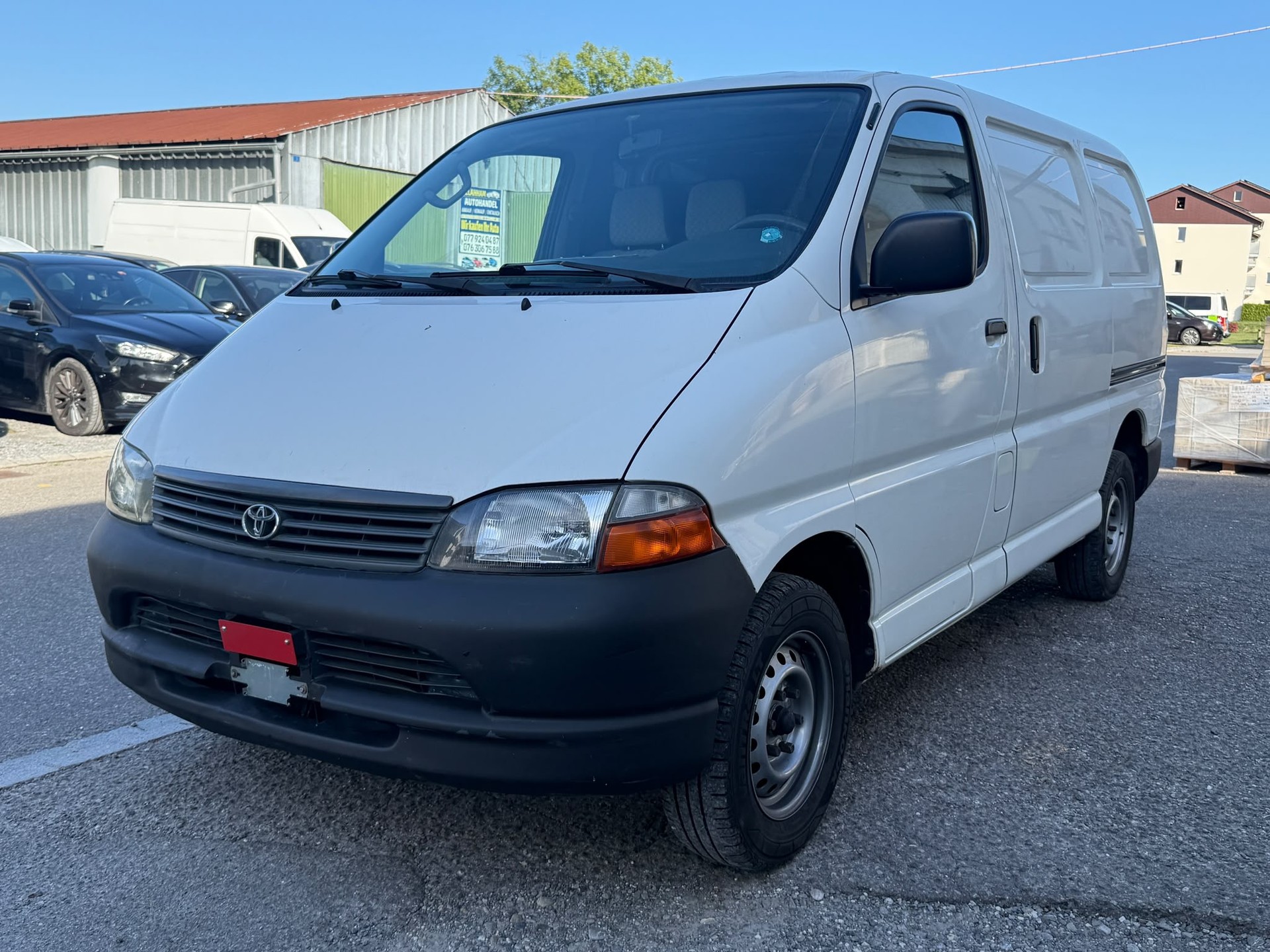 TOYOTA Hiace D-4D A/T Van-image-5