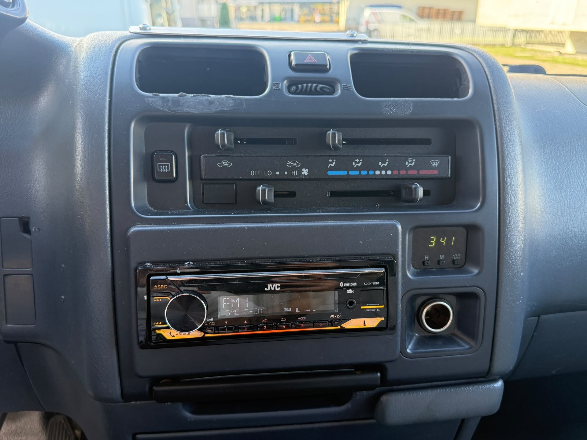 TOYOTA Hiace D-4D A/T Van-image-8
