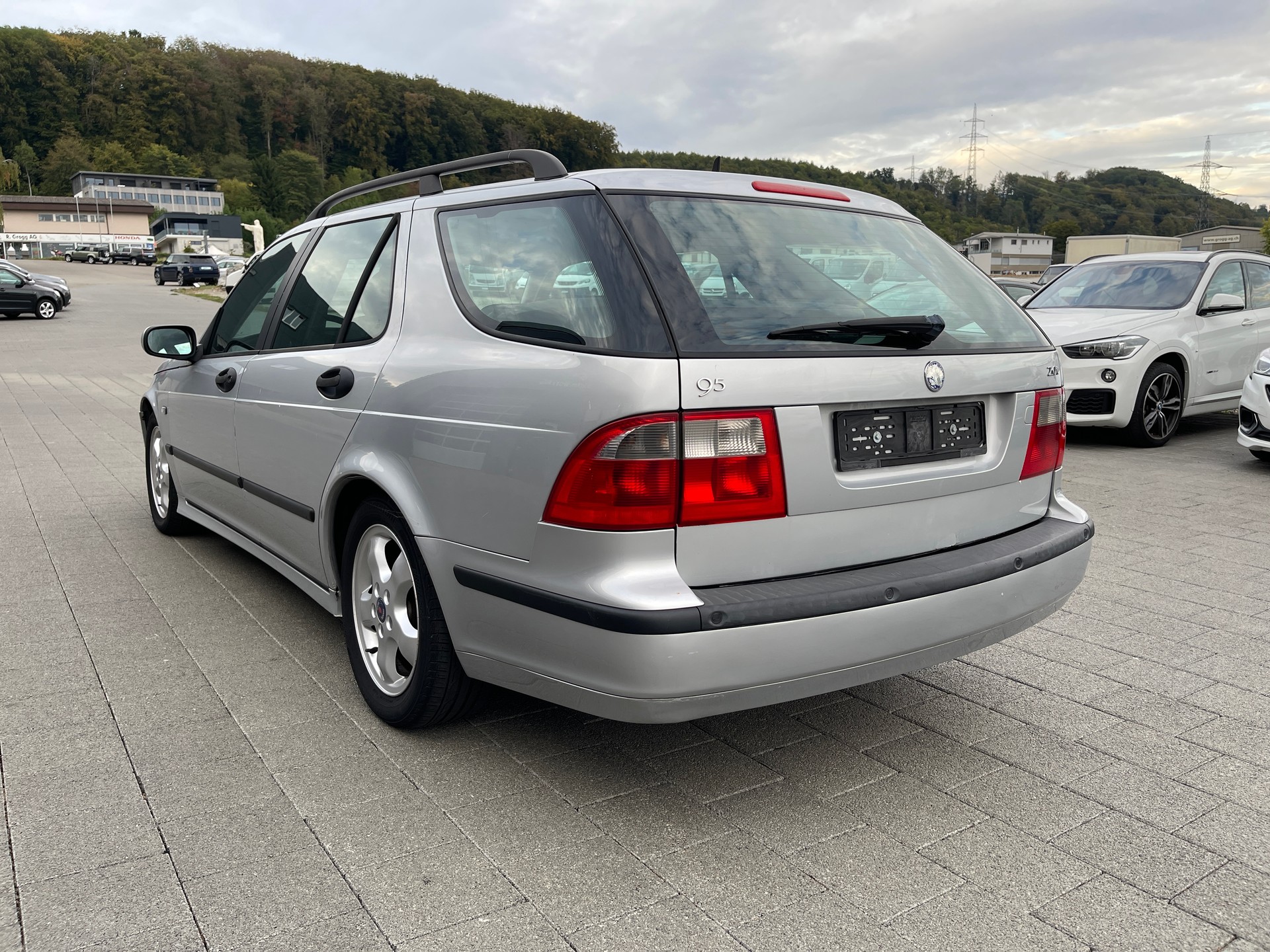 SAAB 9-5 2.0t Vector-image-2