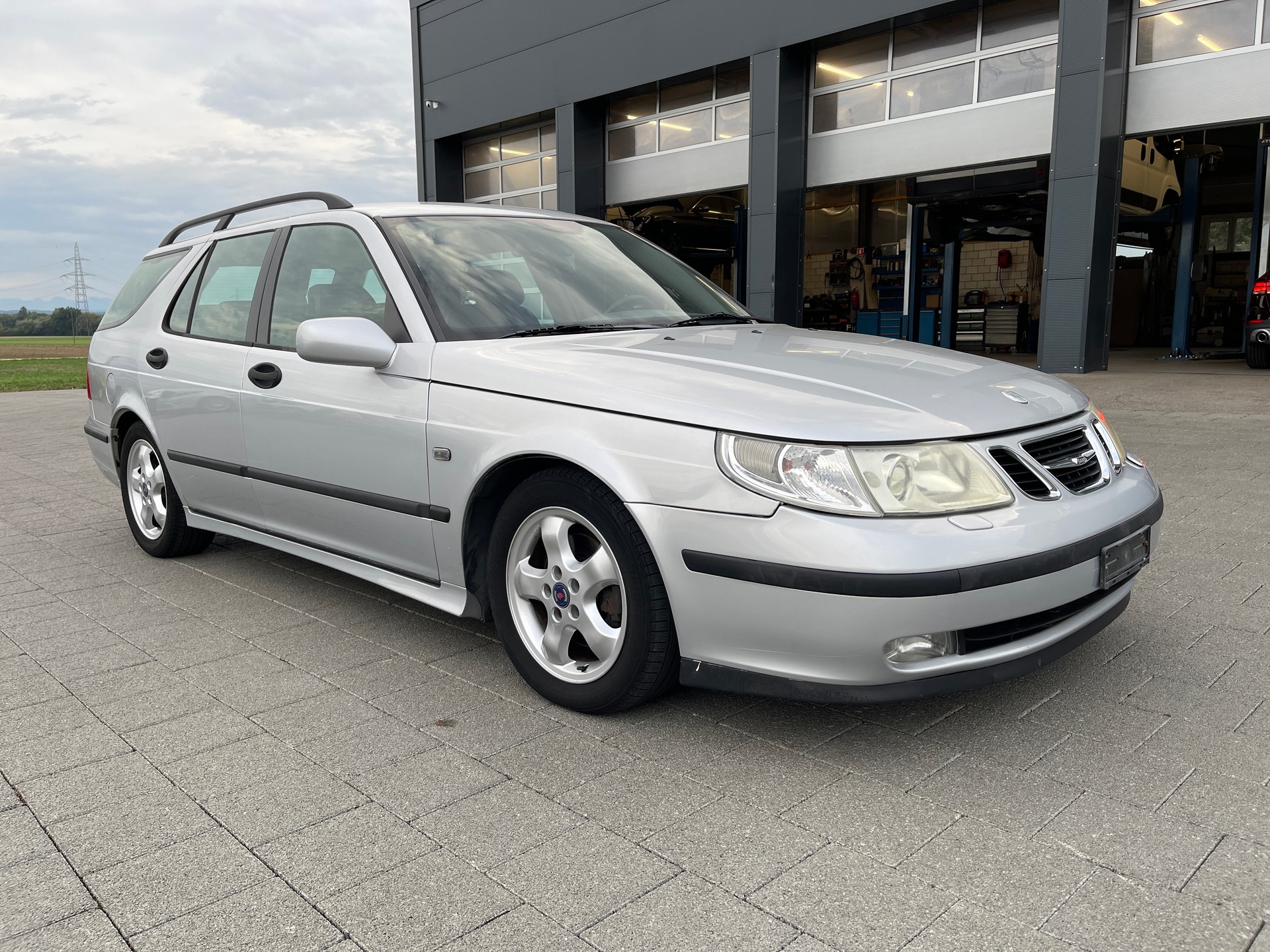 SAAB 9-5 2.0t Vector-image-4