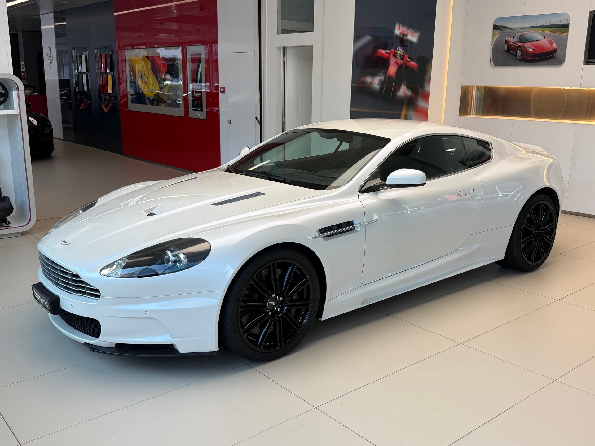 ASTON MARTIN DBS Coupé-image-0