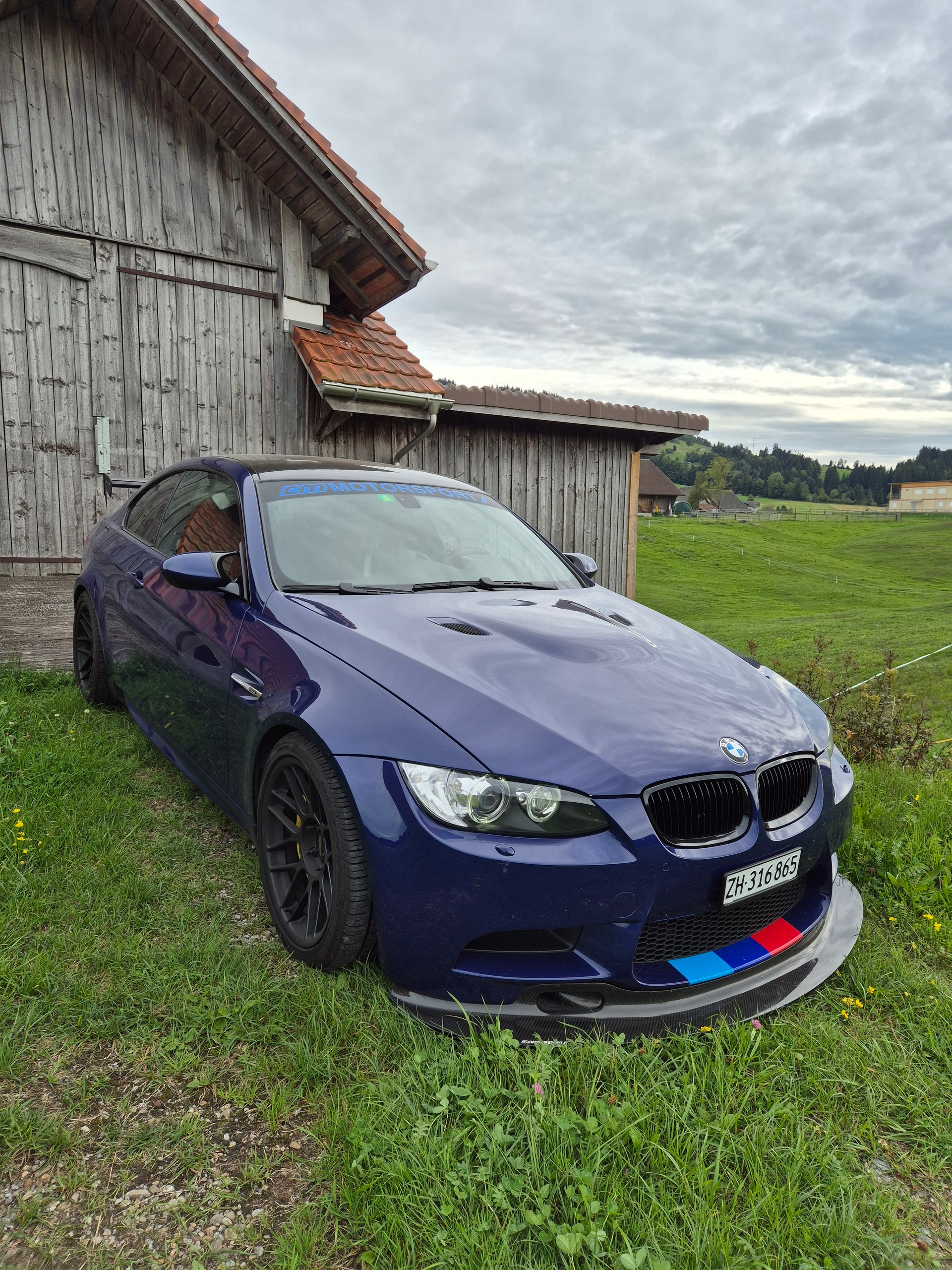 BMW M3-image-3