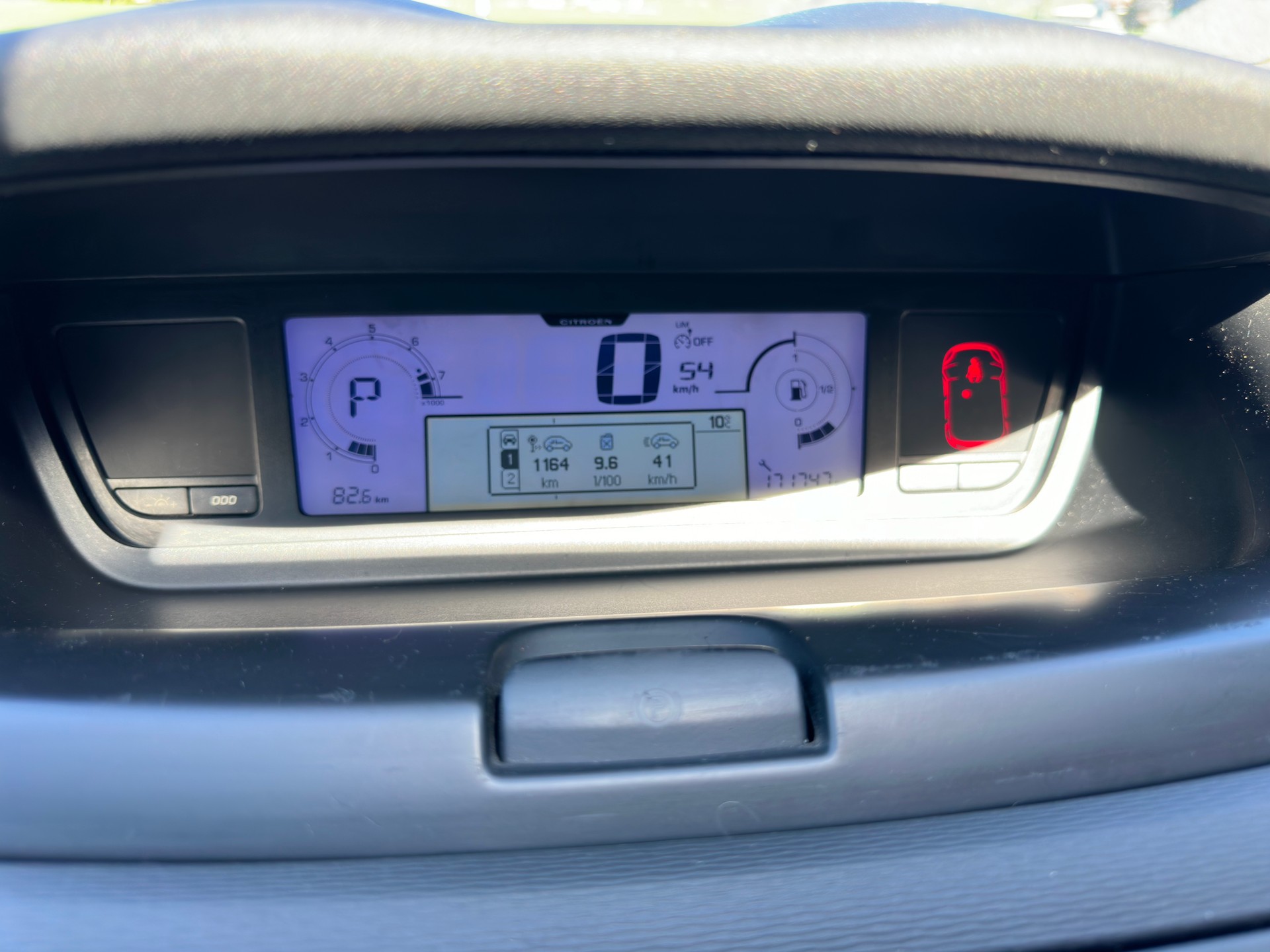 CITROEN Grand C4 Picasso 2.0i 16V SX BMP6-image-4