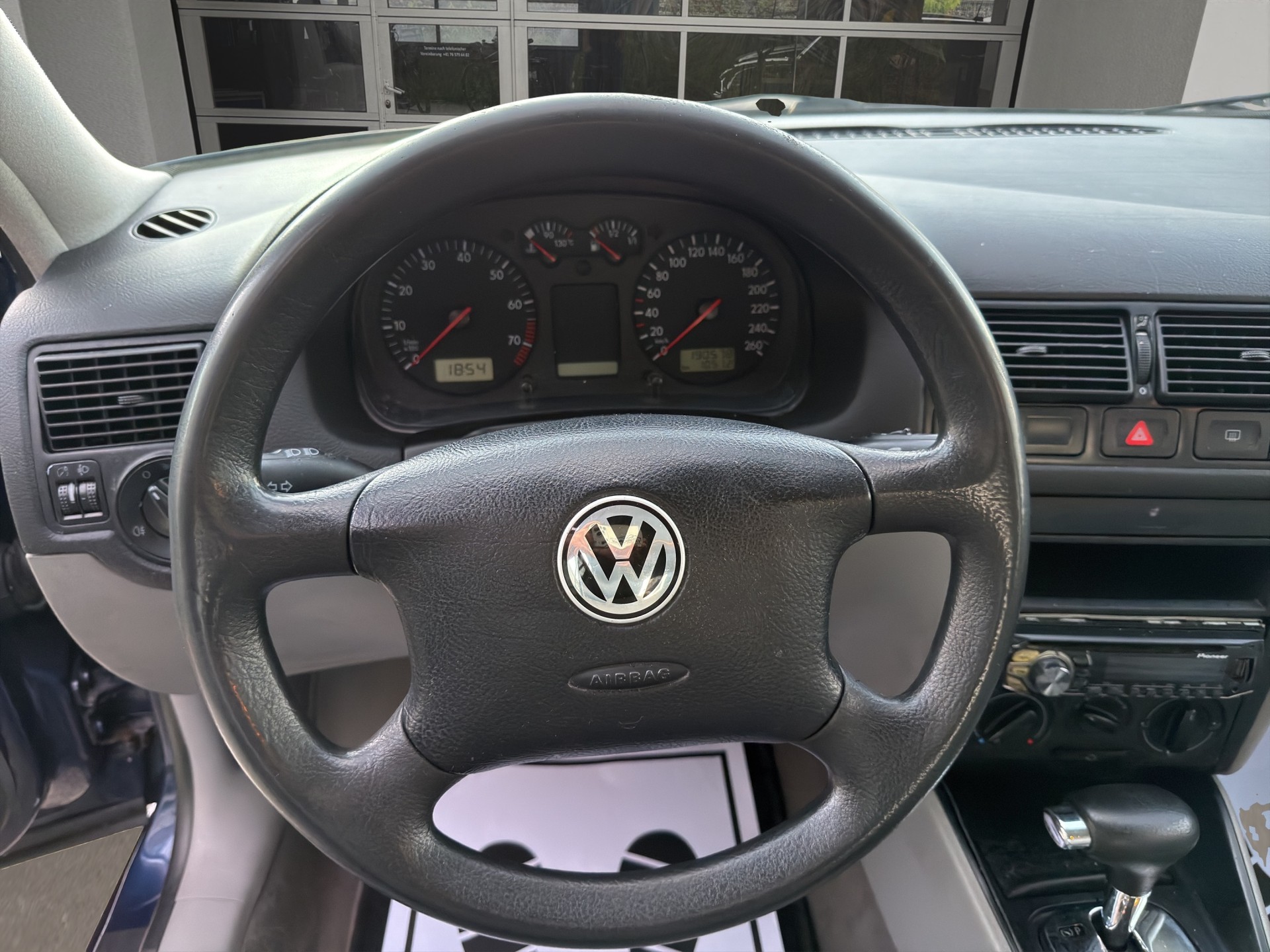 VW GOLF-image-11