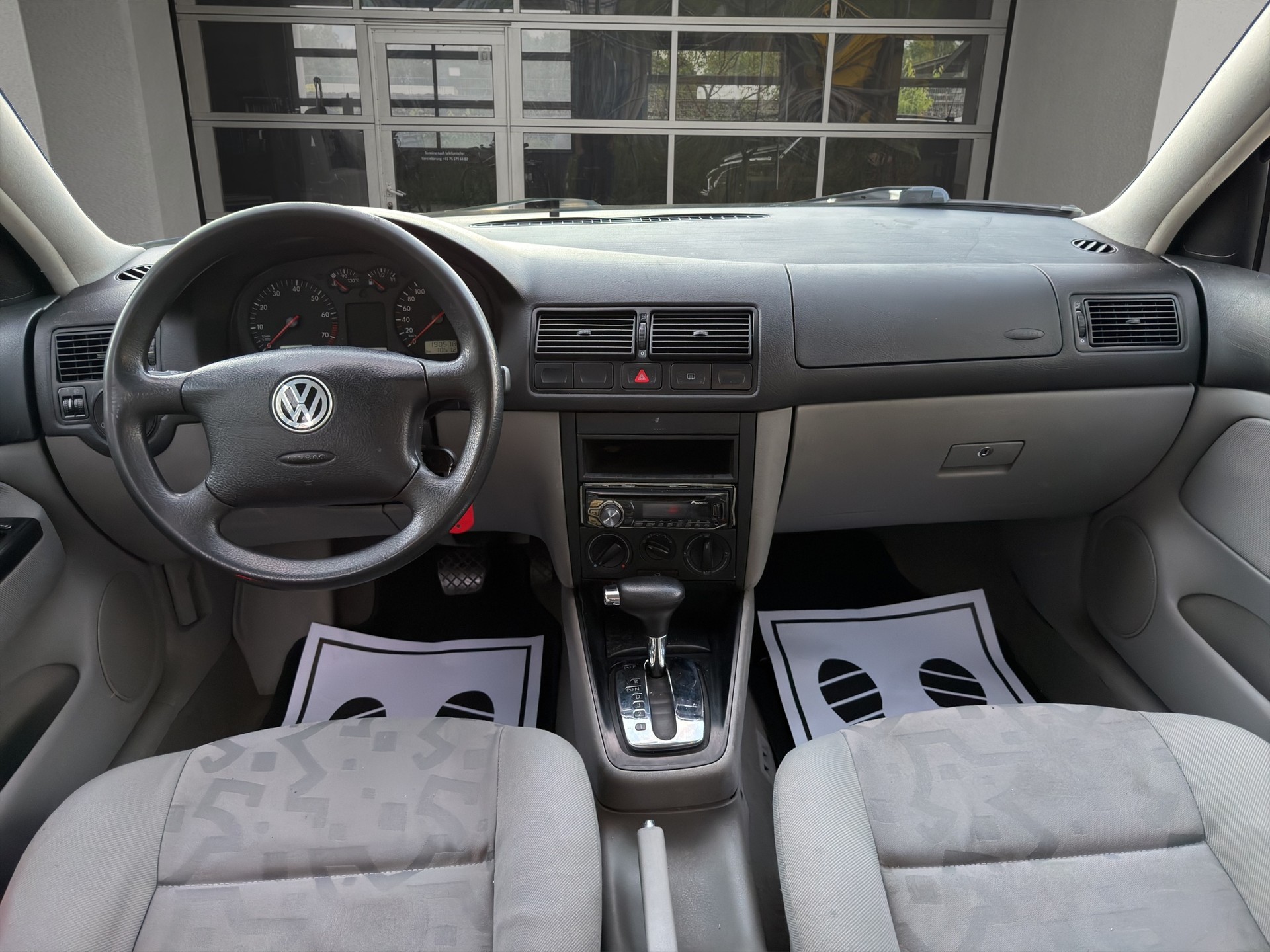 VW GOLF-image-9