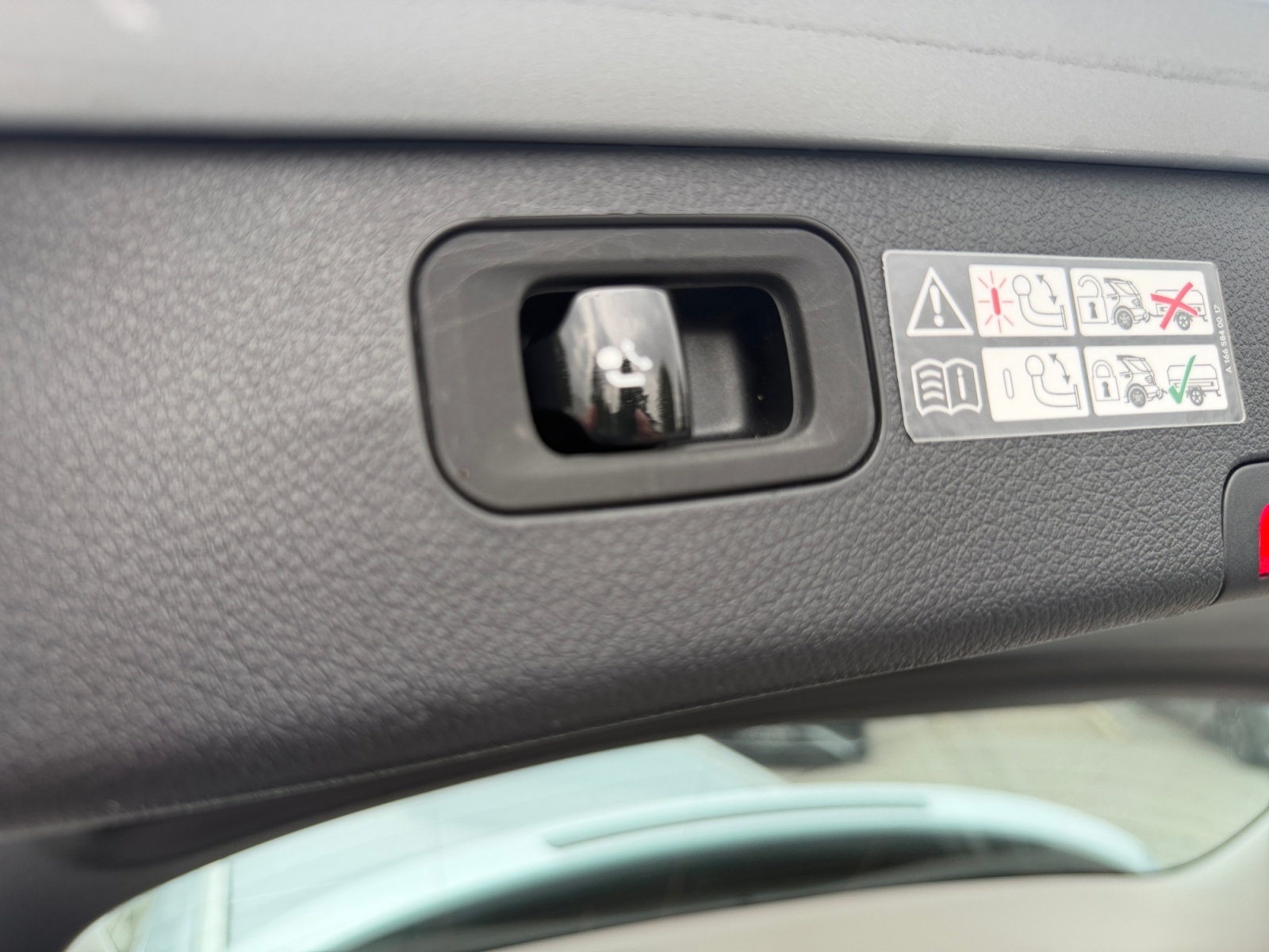 MERCEDES-BENZ C 220 d T 4 Matic Avantgarde-image-22