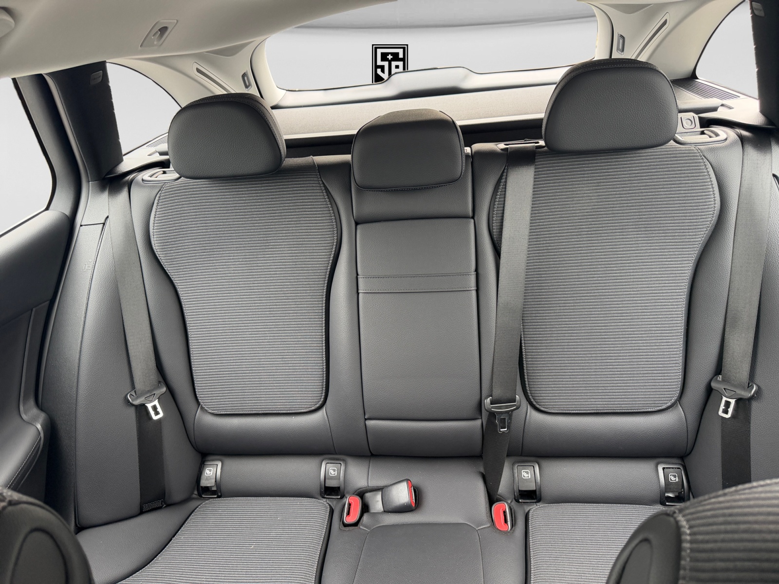 MERCEDES-BENZ C 220 d T 4 Matic Avantgarde-image-15