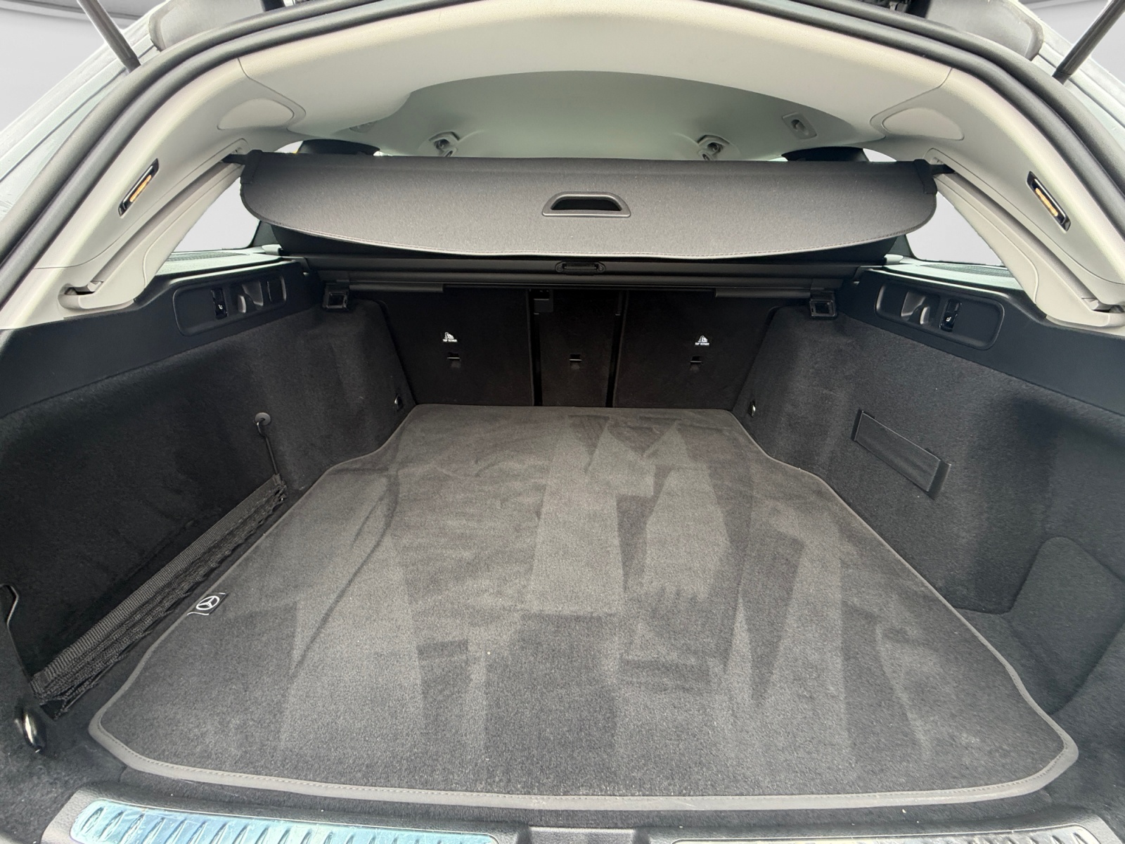 MERCEDES-BENZ C 220 d T 4 Matic Avantgarde-image-18
