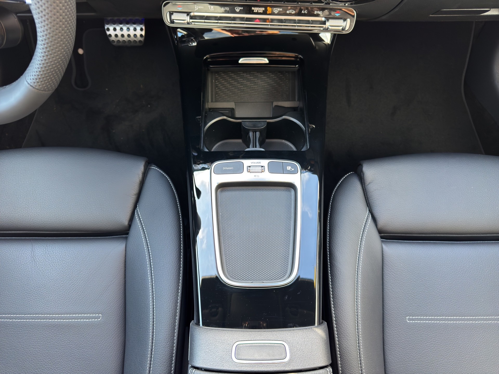 MERCEDES-BENZ A-Klasse W177 A 35 AMG 4matic-image-14