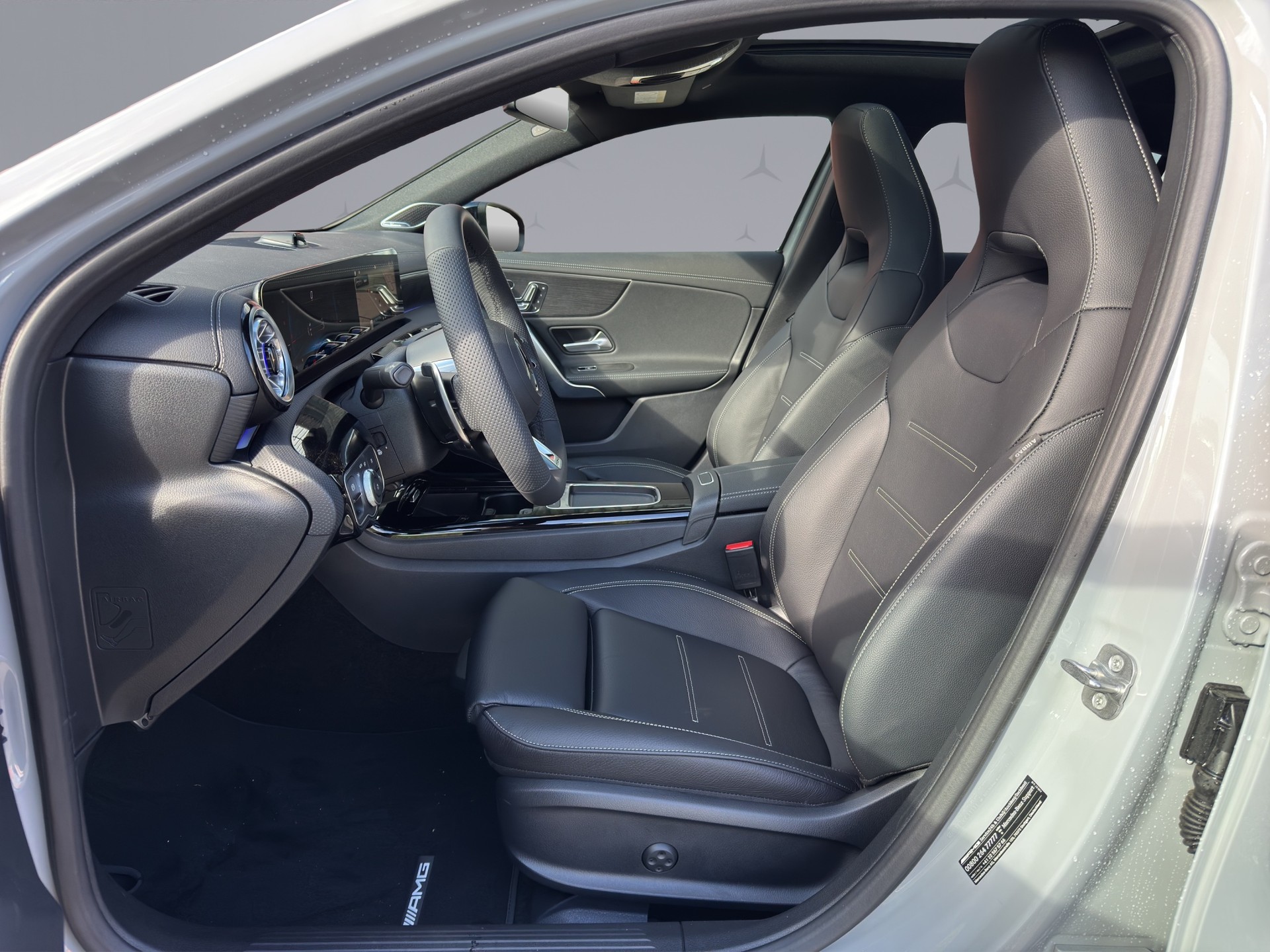MERCEDES-BENZ A-Klasse W177 A 35 AMG 4matic-image-9