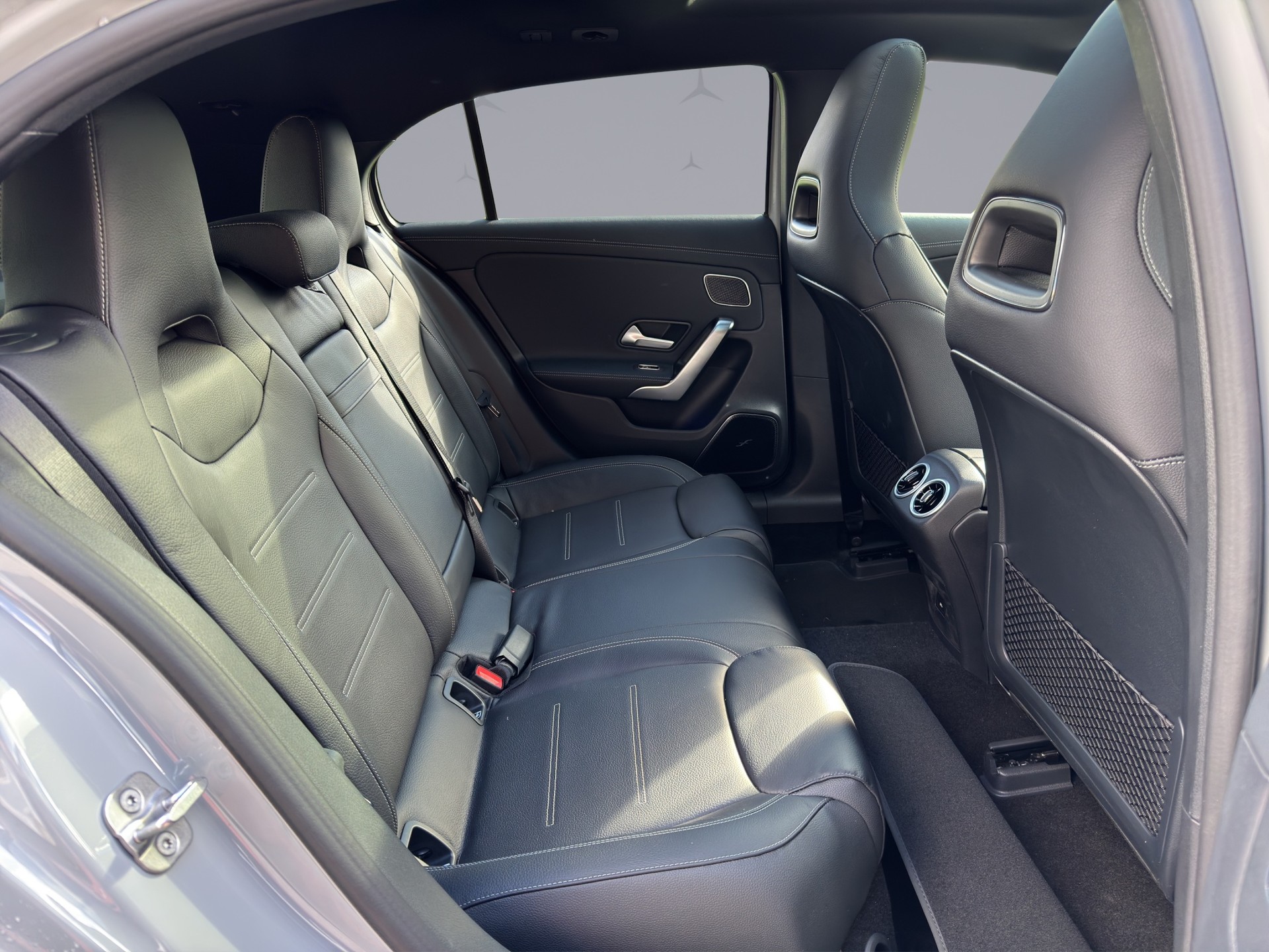 MERCEDES-BENZ A-Klasse W177 A 35 AMG 4matic-image-16