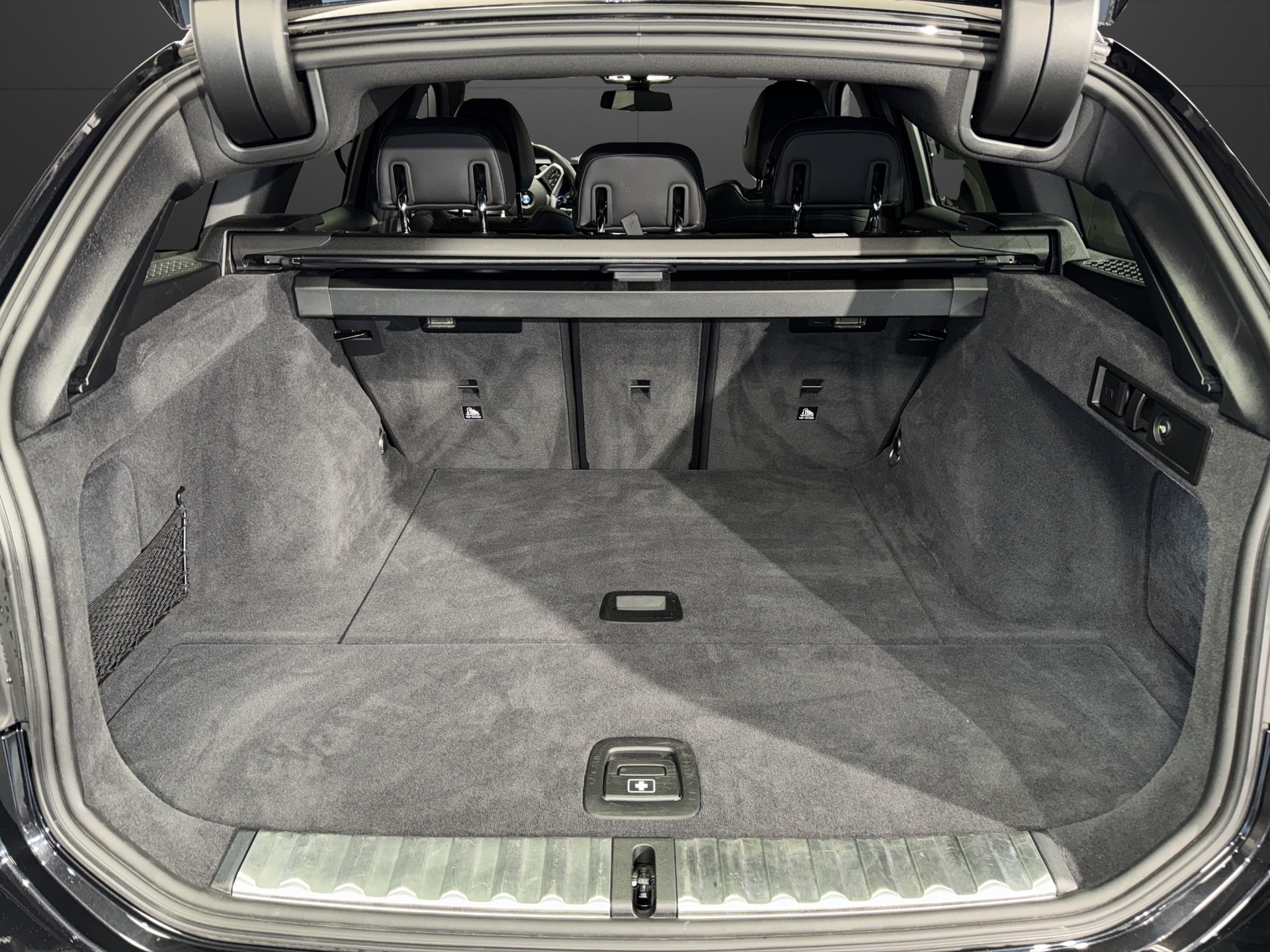 BMW 320d xDrive Touring M Sport-image-15