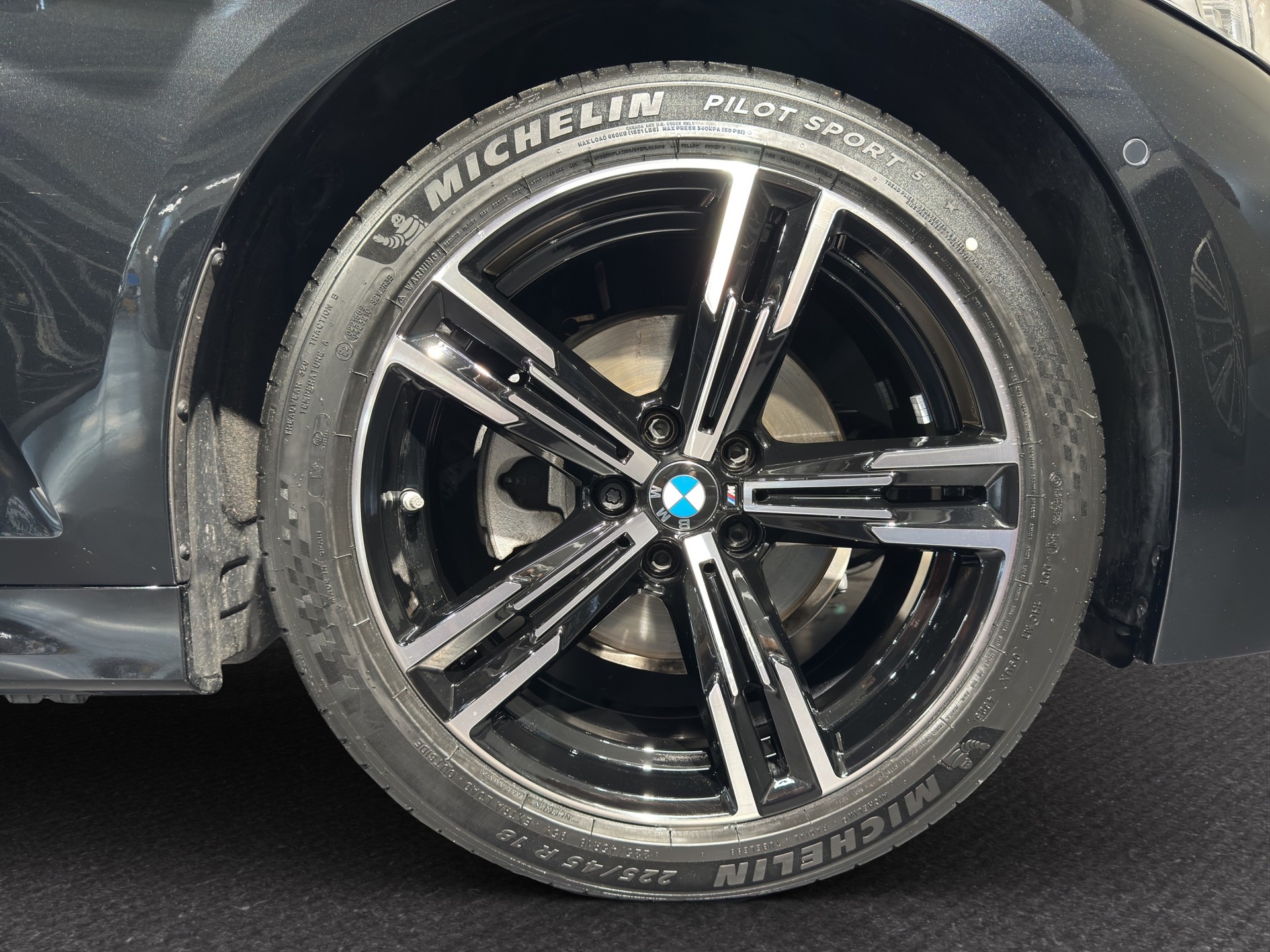 BMW 320d xDrive Touring M Sport-image-14