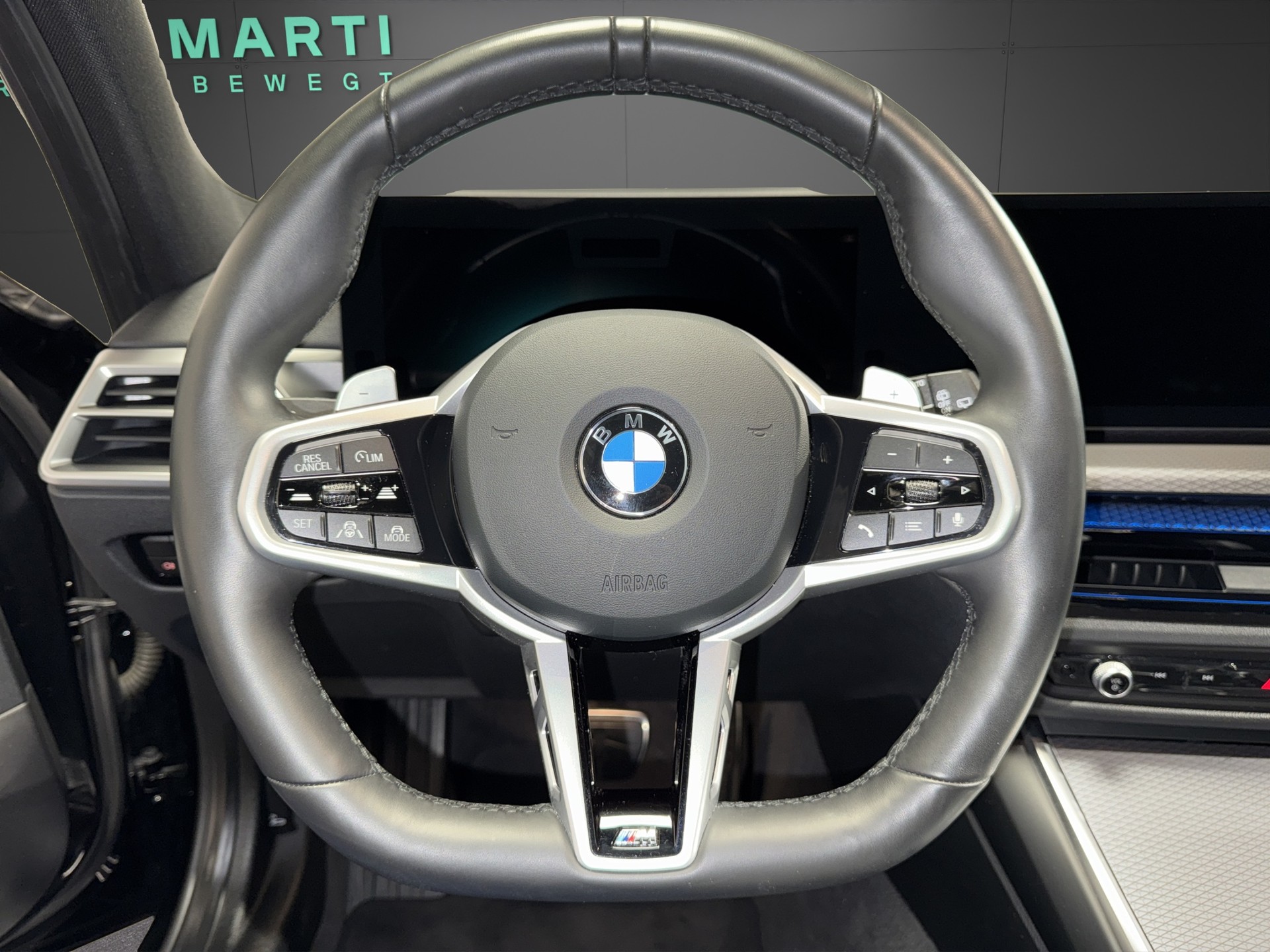 BMW 320d xDrive Touring M Sport-image-13