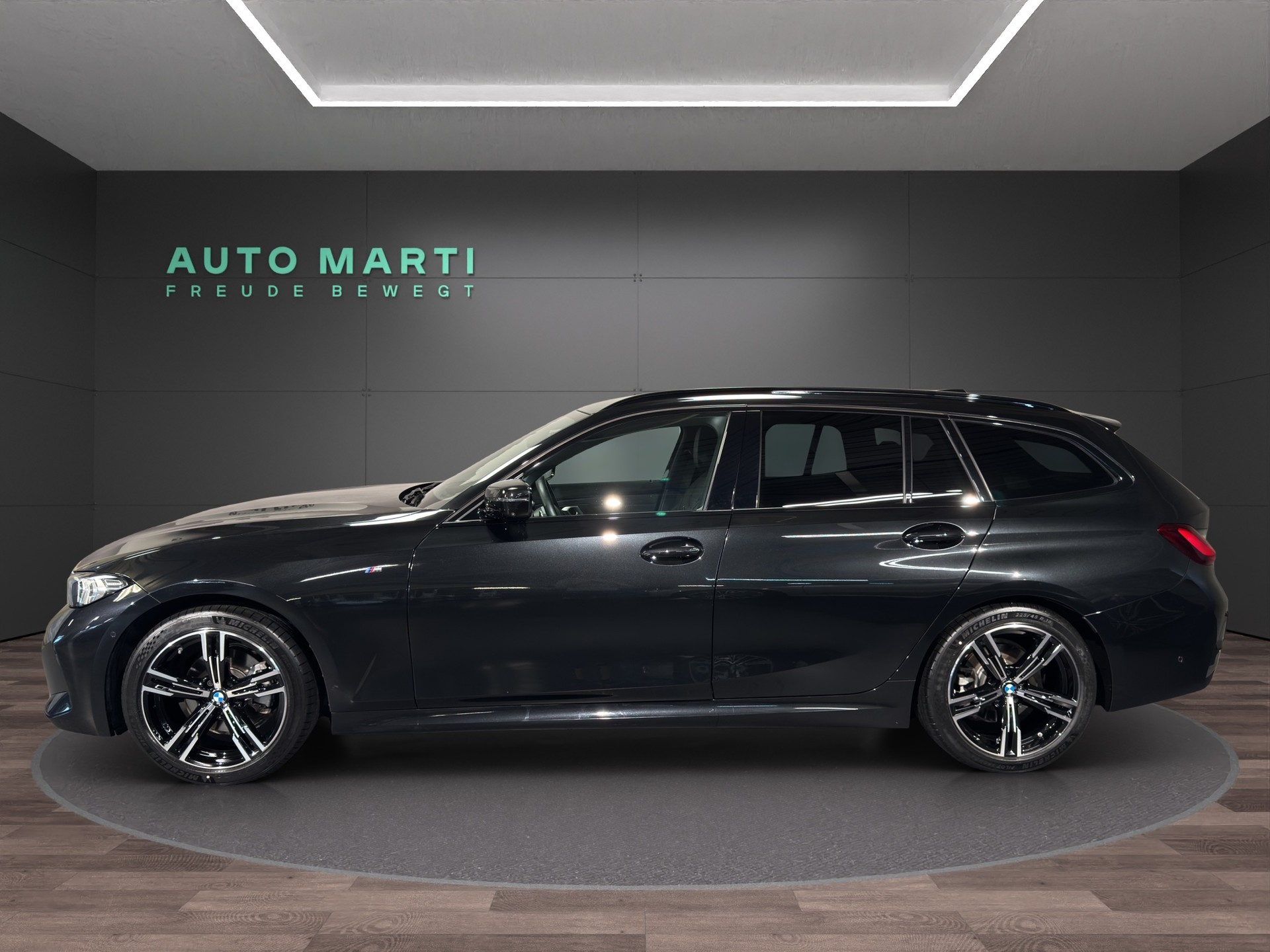 BMW 320d xDrive Touring M Sport-image-1