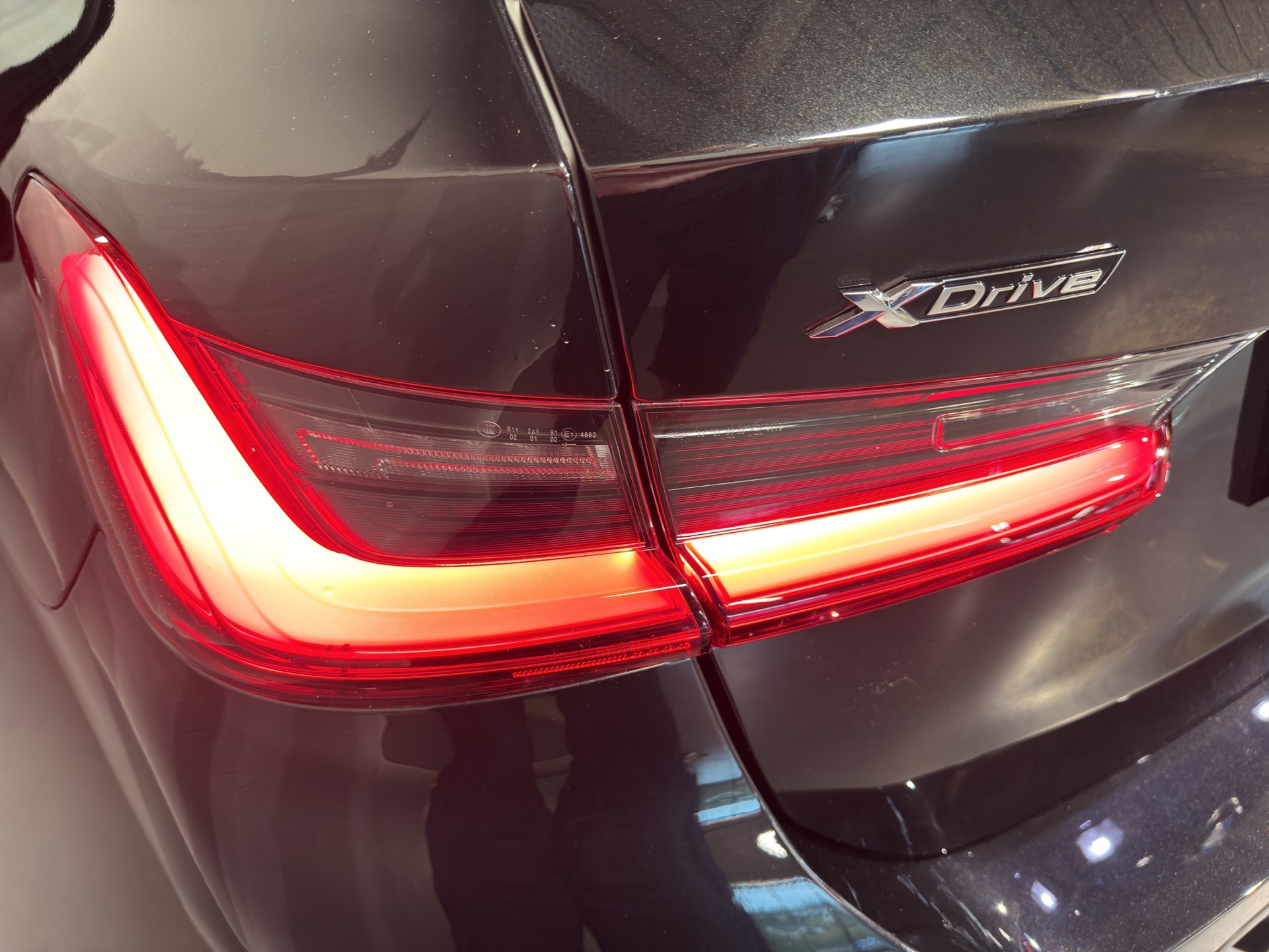 BMW 320d xDrive Touring M Sport-image-5