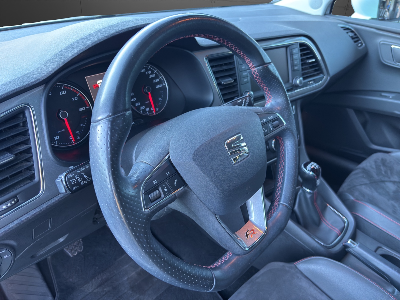 SEAT Leon ST 1.4 TSI FR Line-image-4