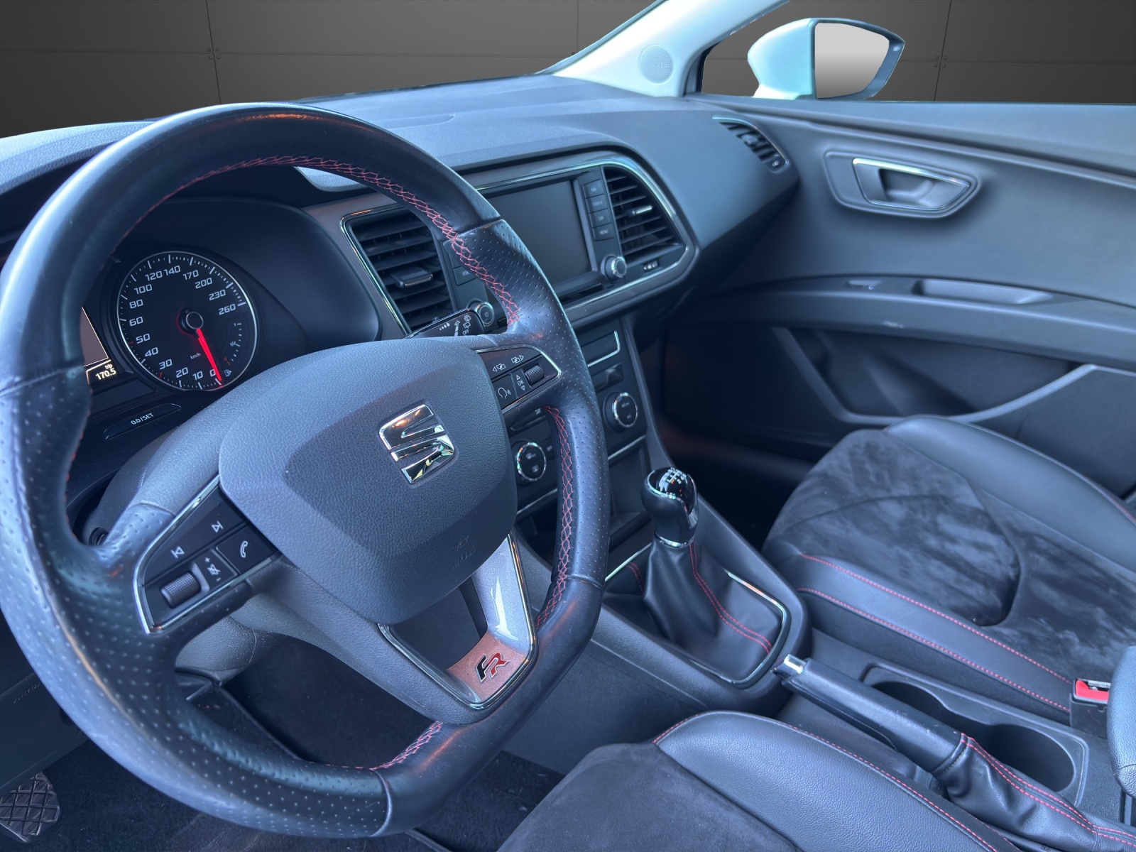 SEAT Leon ST 1.4 TSI FR Line-image-3