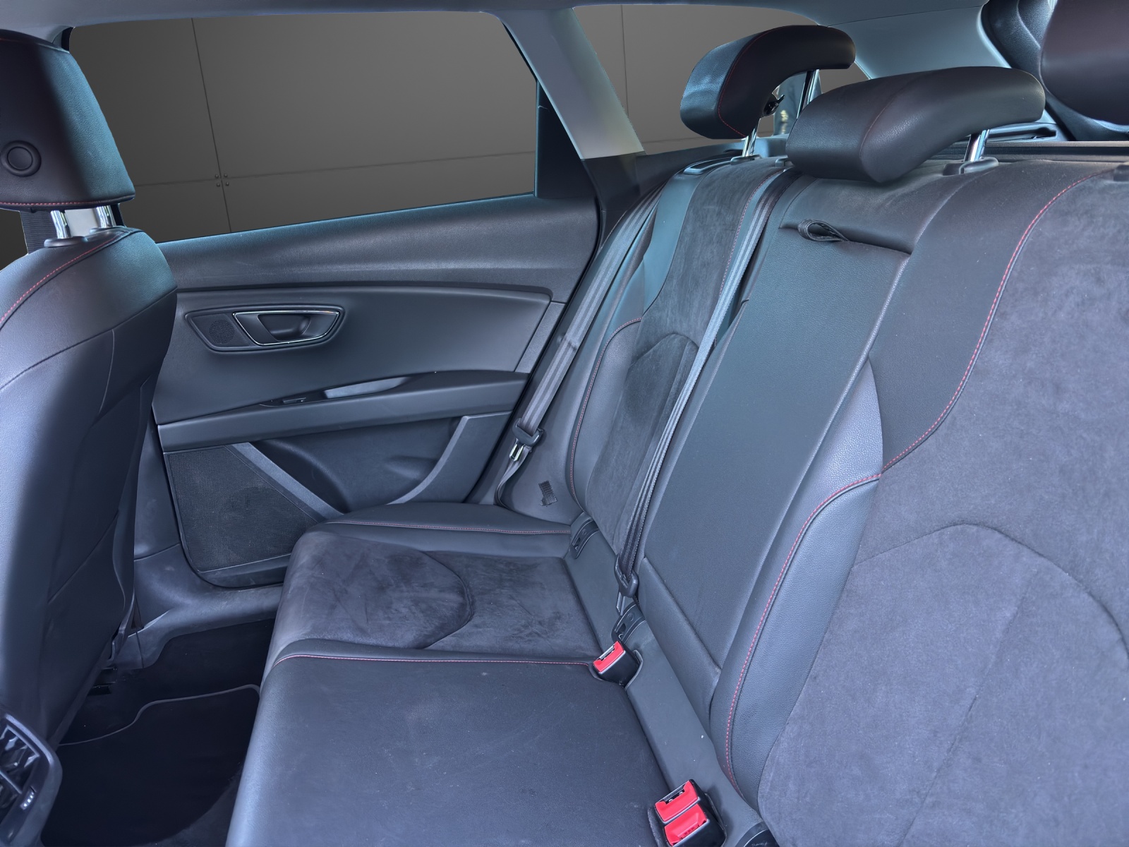 SEAT Leon ST 1.4 TSI FR Line-image-10