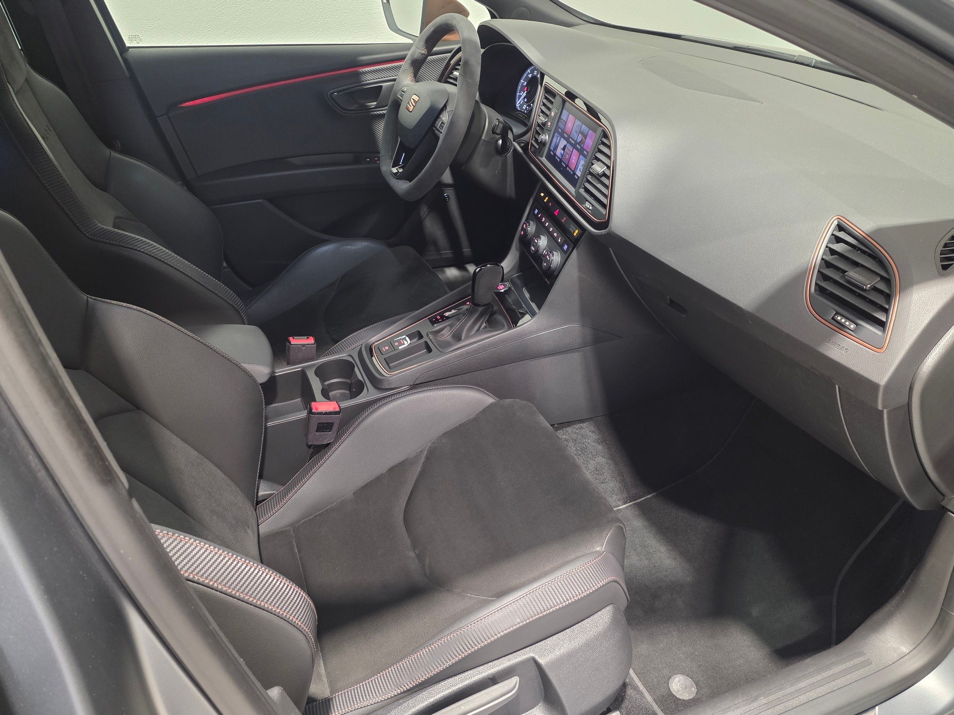 SEAT Leon 2.0 TSI Cupra R DSG Limited Edition 238 of 799-image-22