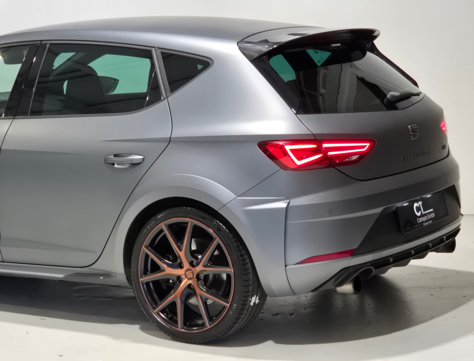 SEAT Leon 2.0 TSI Cupra R DSG Limited Edition 238 of 799-image-3