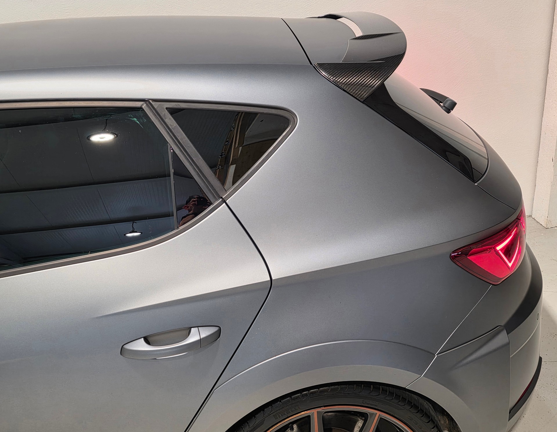SEAT Leon 2.0 TSI Cupra R DSG Limited Edition 238 of 799-image-4