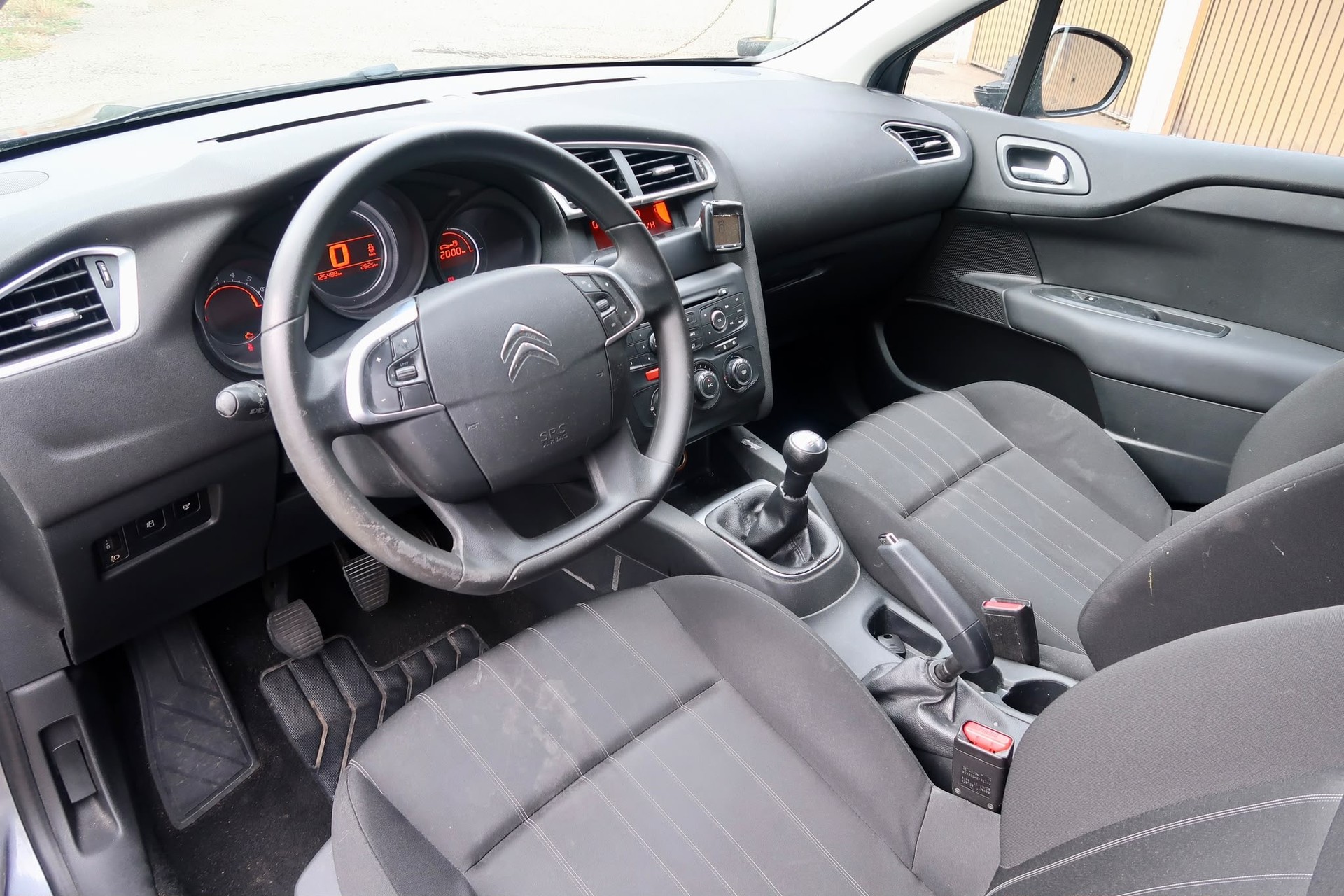 CITROEN C4 Berline 1.4 VTi Attraction-image-6