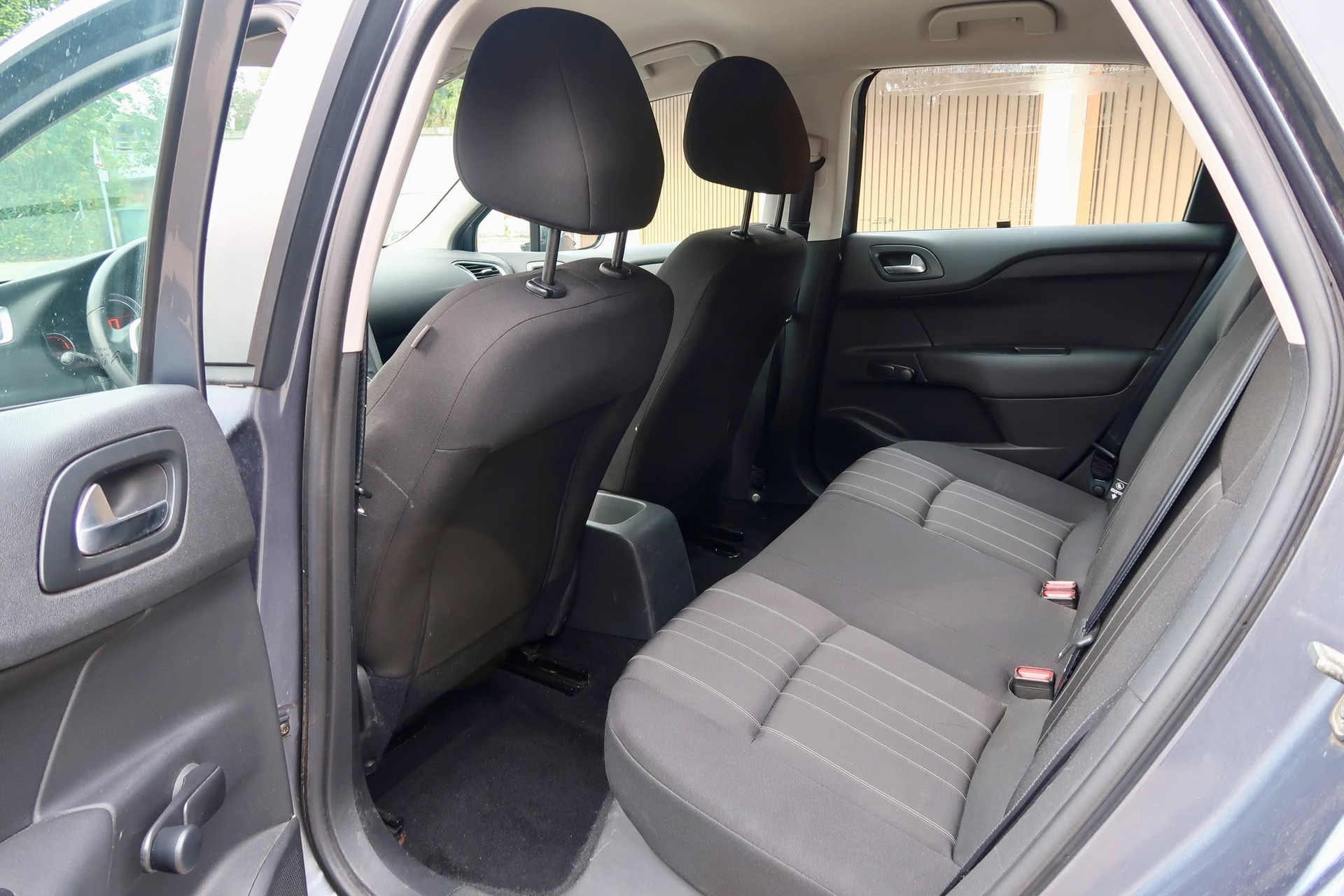 CITROEN C4 Berline 1.4 VTi Attraction-image-8