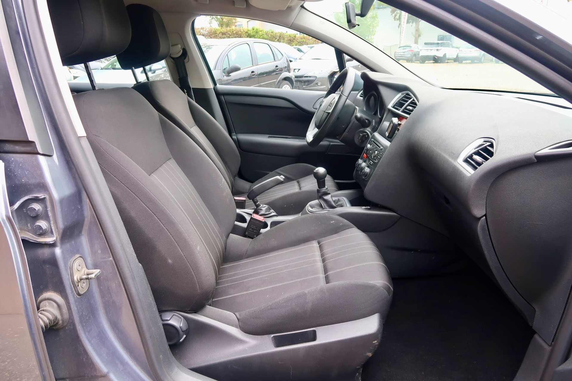 CITROEN C4 Berline 1.4 VTi Attraction-image-7