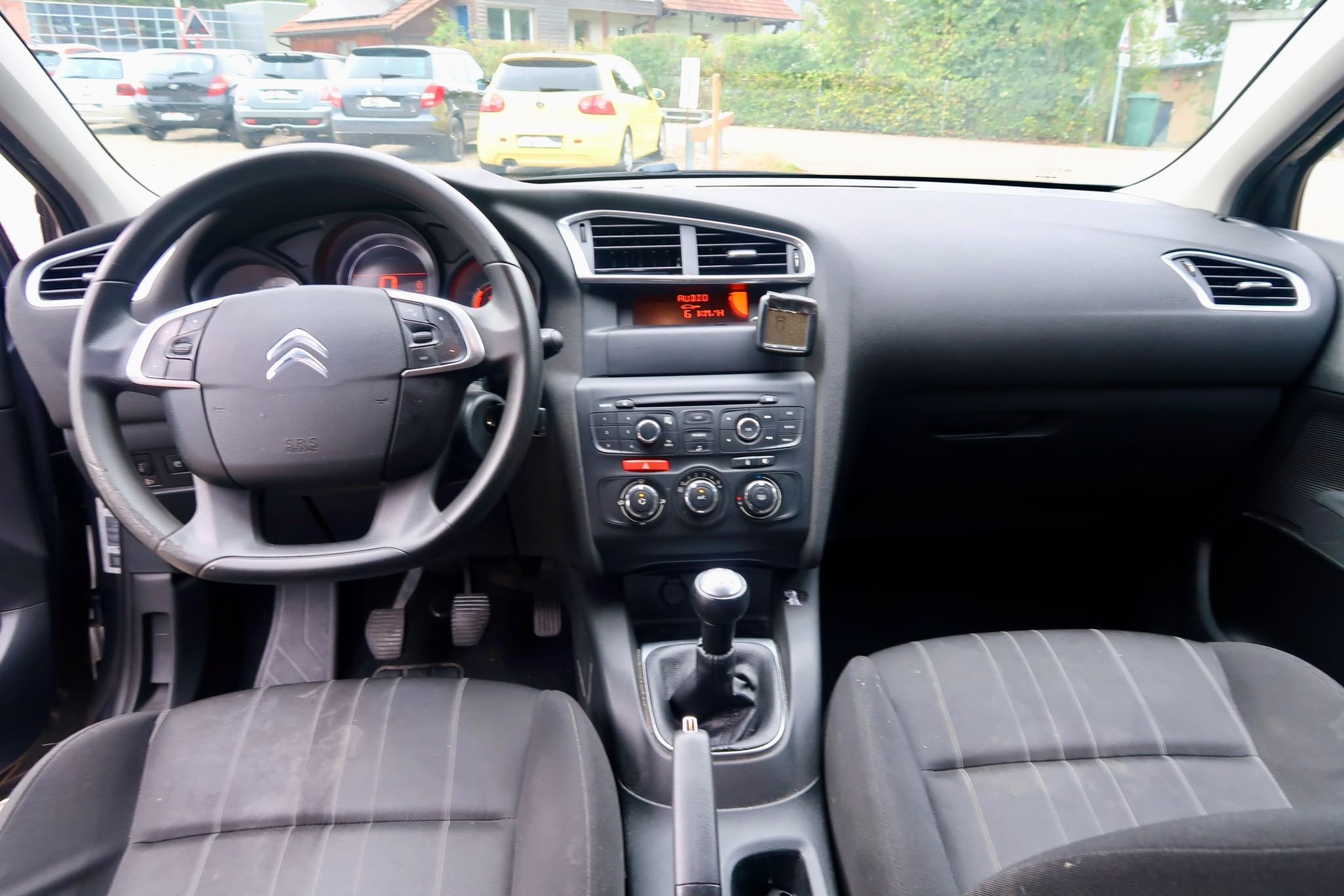CITROEN C4 Berline 1.4 VTi Attraction-image-9