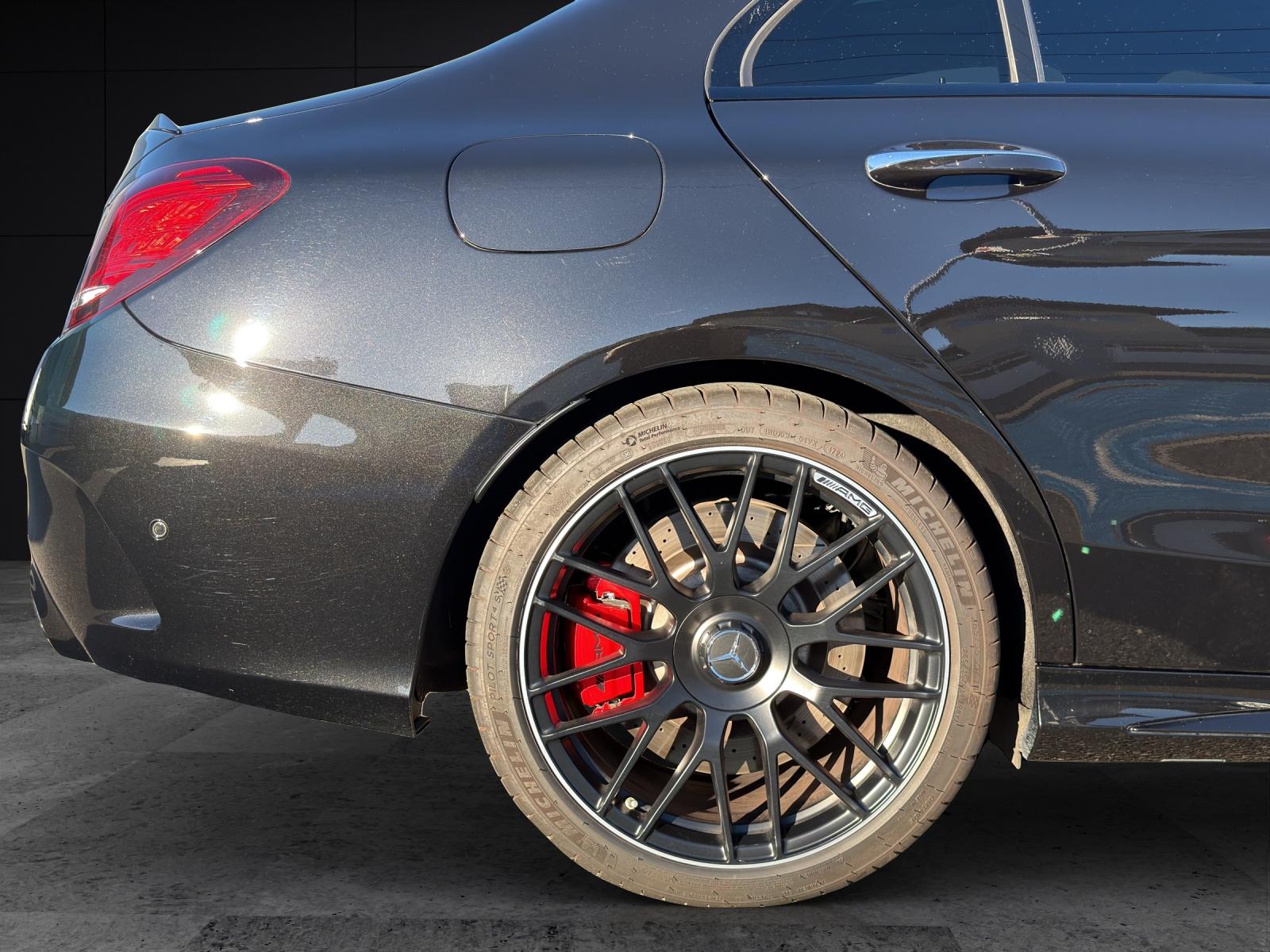 MERCEDES-BENZ C 63 S AMG-image-19