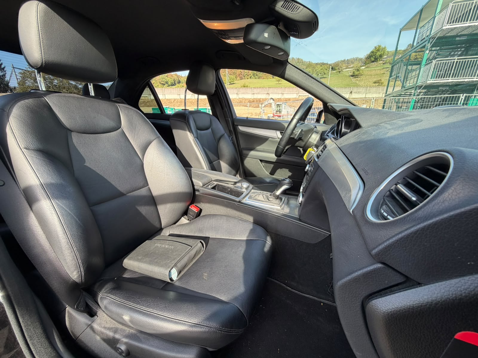 MERCEDES-BENZ C 350 Avantgarde 4Matic 7G-Tronic-image-17
