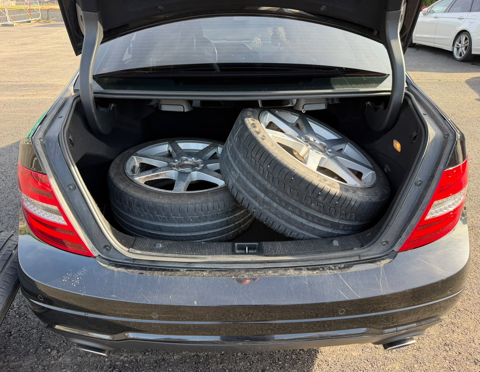 MERCEDES-BENZ C 350 Avantgarde 4Matic 7G-Tronic-image-14