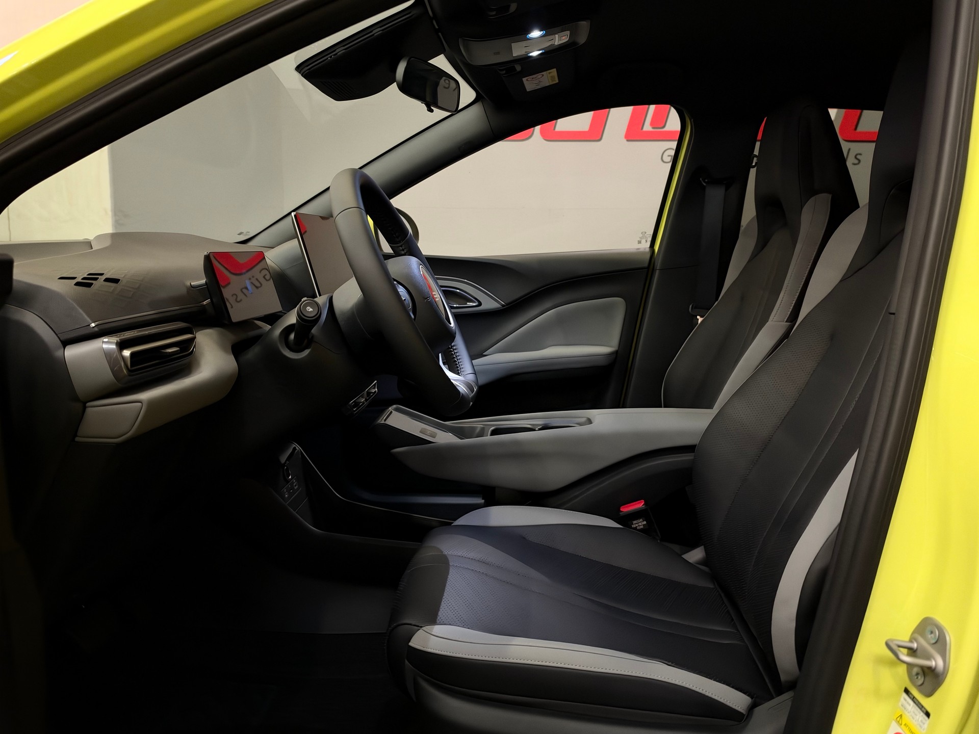 BYD Dolphin Surf 43 kWh Comfort-image-12