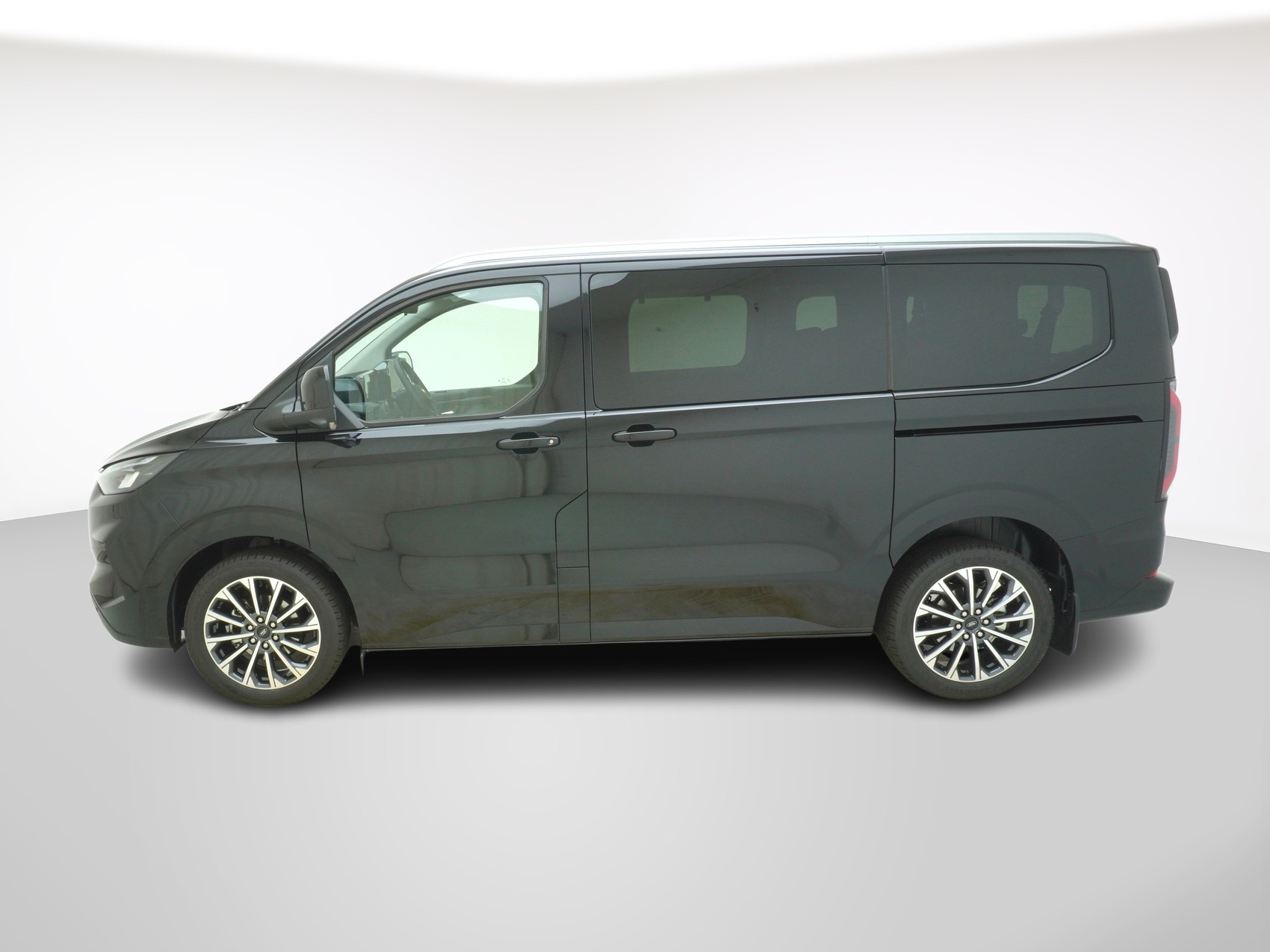 FORD Tourneo Custom 320 L1 2.0 TDCI Titanium X-image-2