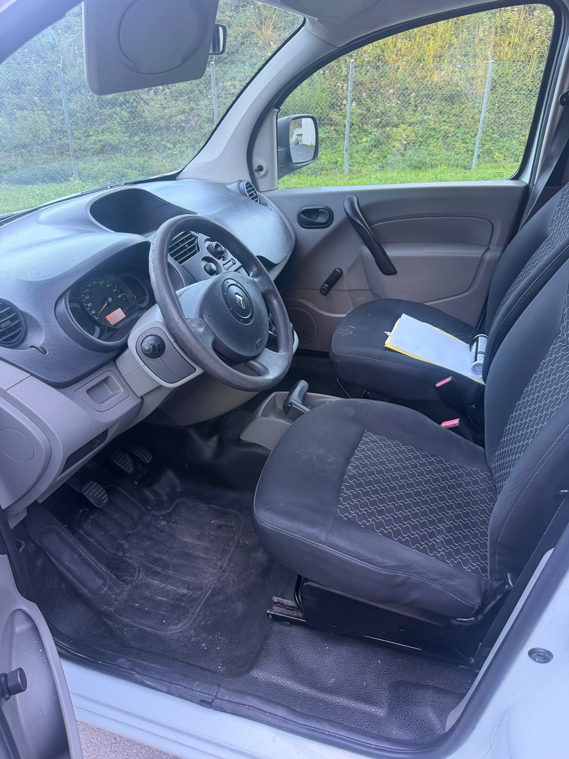 RENAULT Kangoo 1.6 Essence-image-8