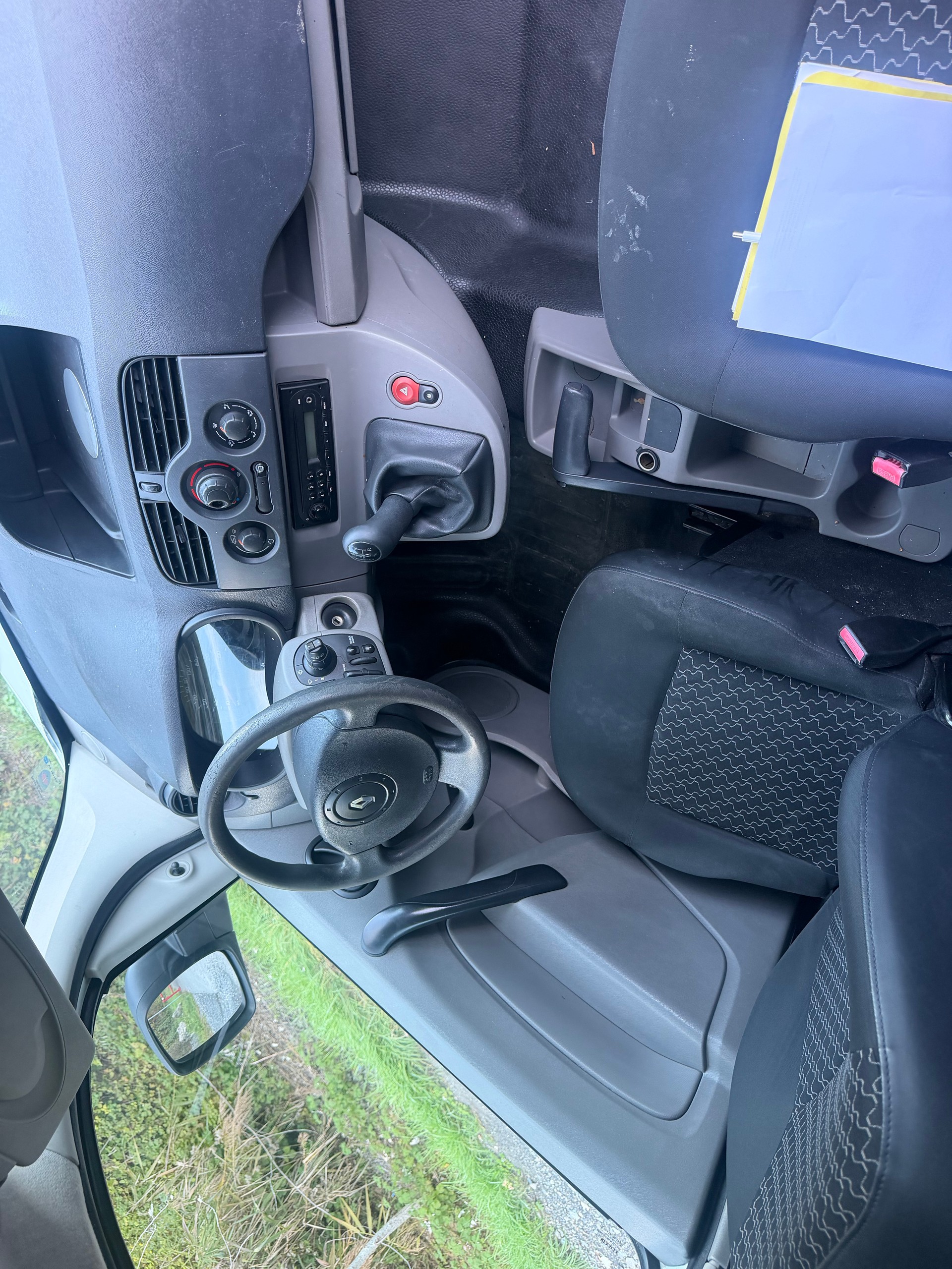 RENAULT Kangoo 1.6 Essence-image-9
