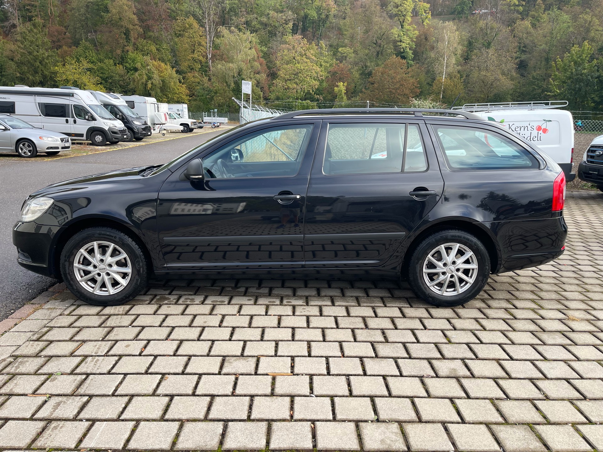 SKODA Octavia Combi 1.4 TSI Ambition-image-1