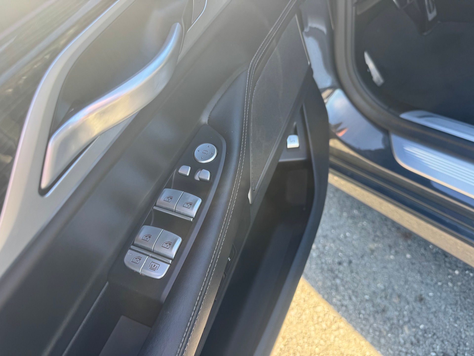 BMW 730d xDrive 48V M Sport Steptronic-image-17
