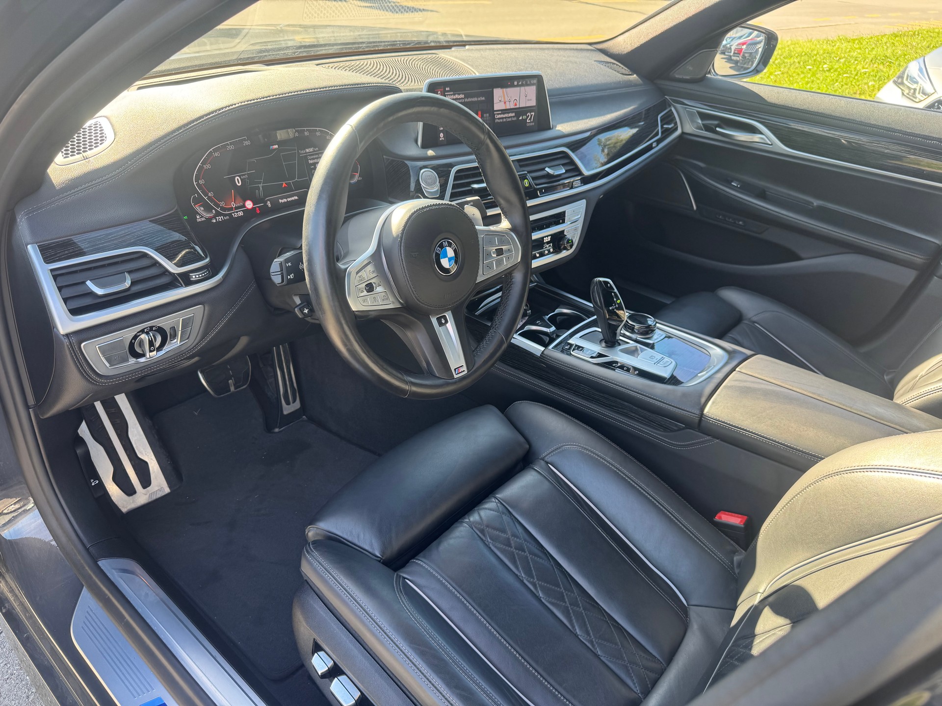 BMW 730d xDrive 48V M Sport Steptronic-image-21