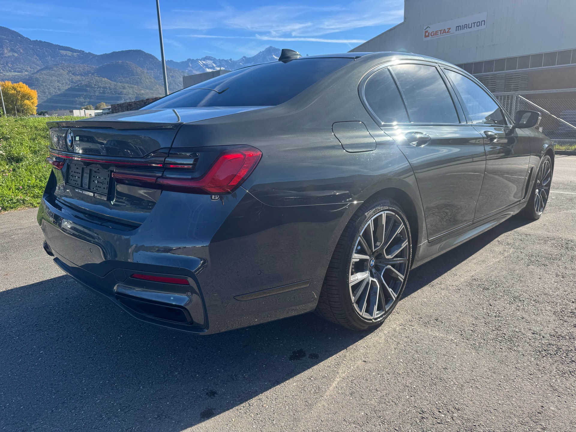 BMW 730d xDrive 48V M Sport Steptronic-image-6