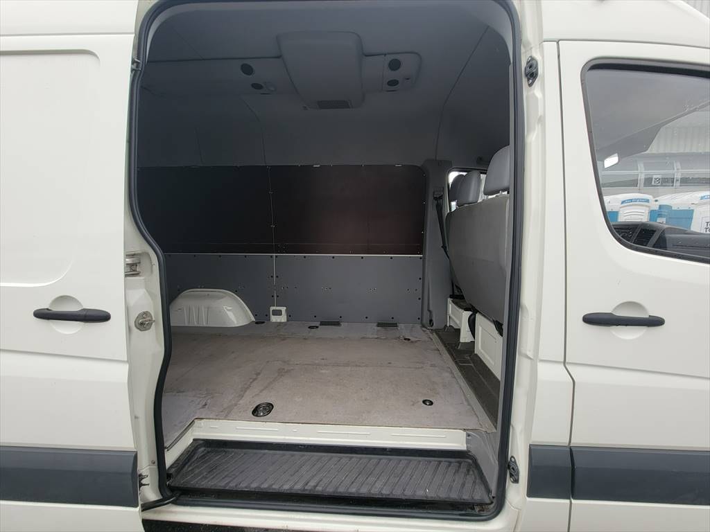 VW Crafter 35 2.5 TDI 109 PS-image-15