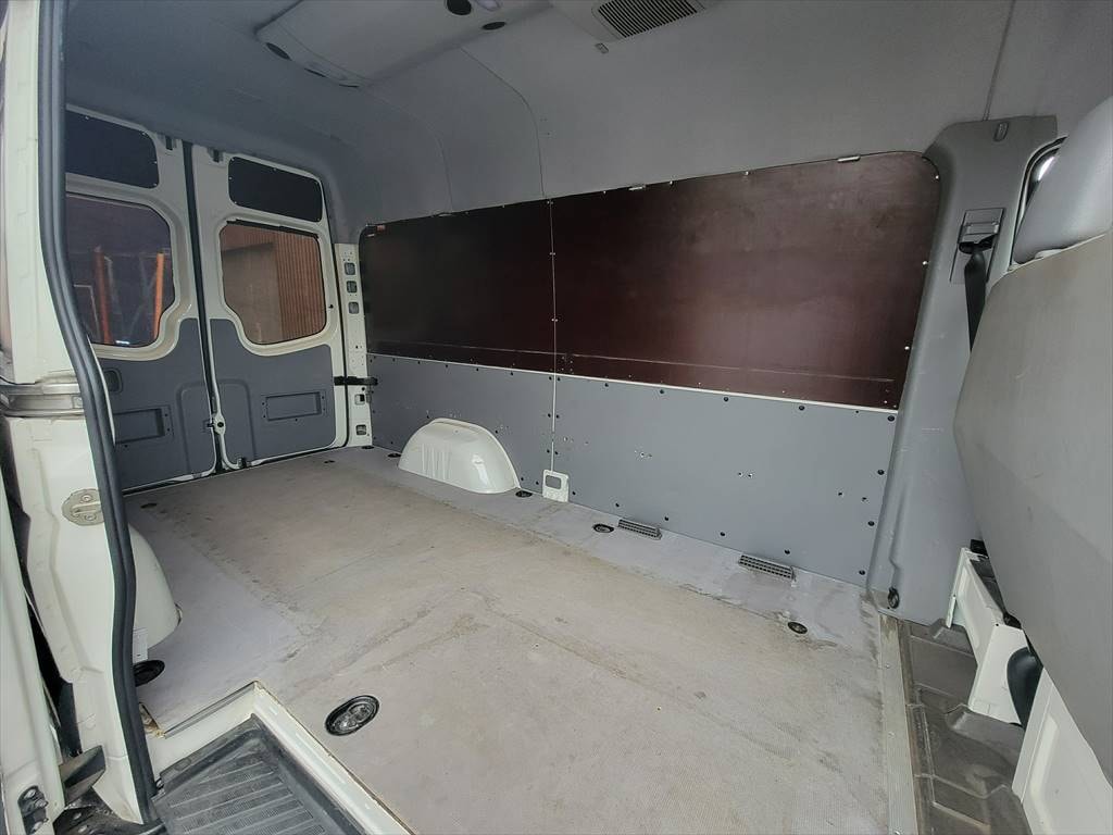 VW Crafter 35 2.5 TDI 109 PS-image-14