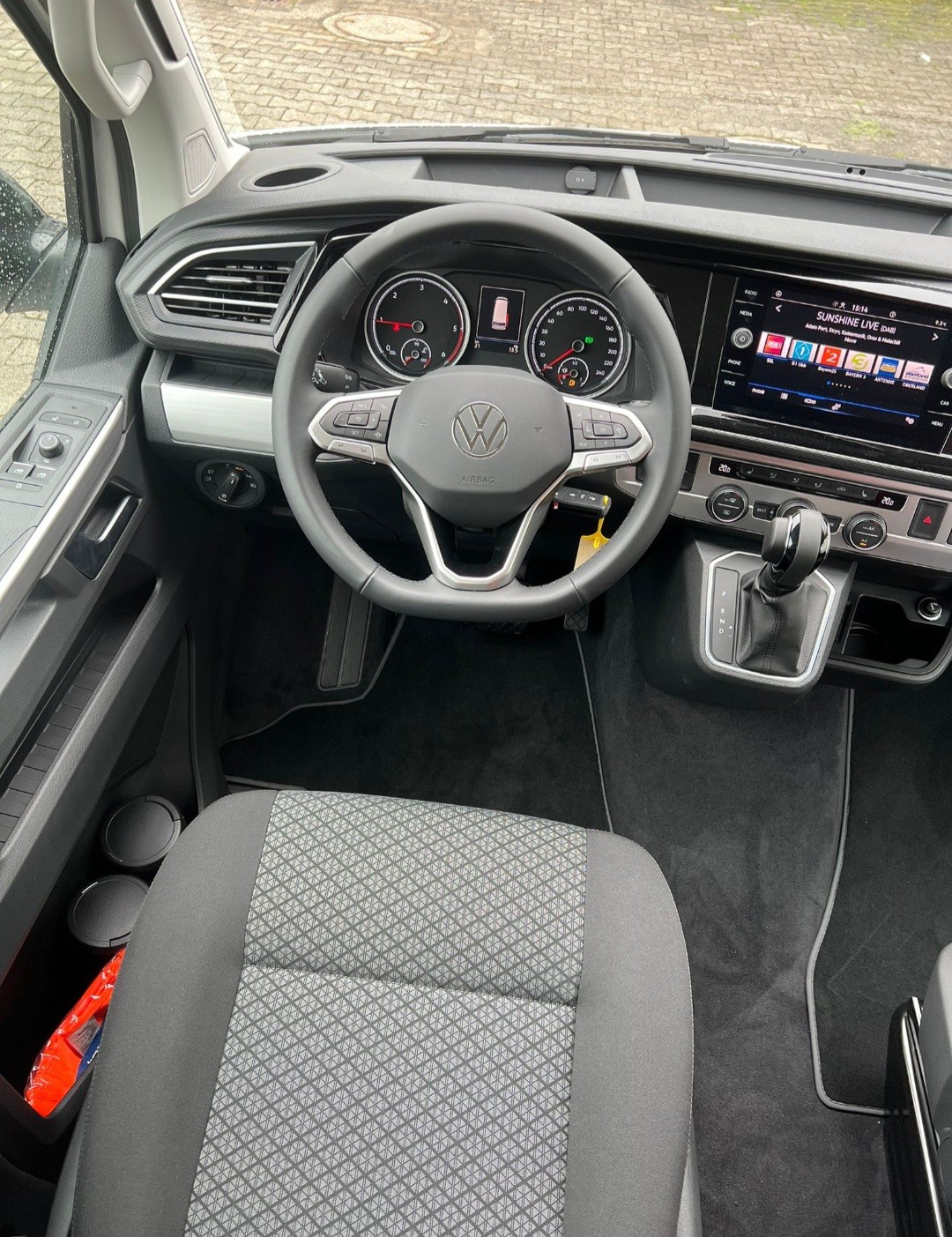VW T6.1 California 2.0 TDI Beach EDITION-image-11