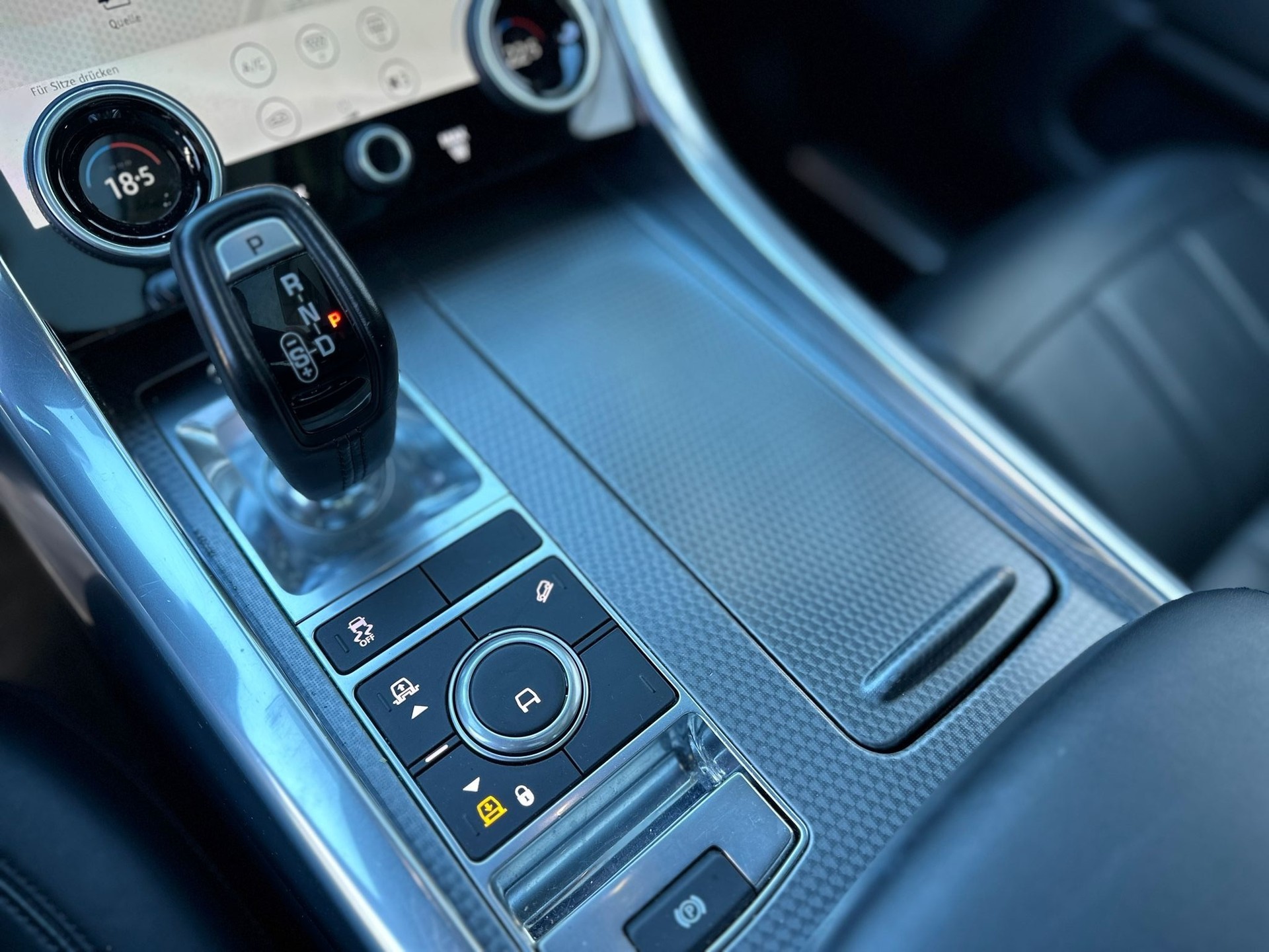 LAND ROVER Range Rover Sport 3.0 SDV6 HSE Dynamic Automatic-image-10