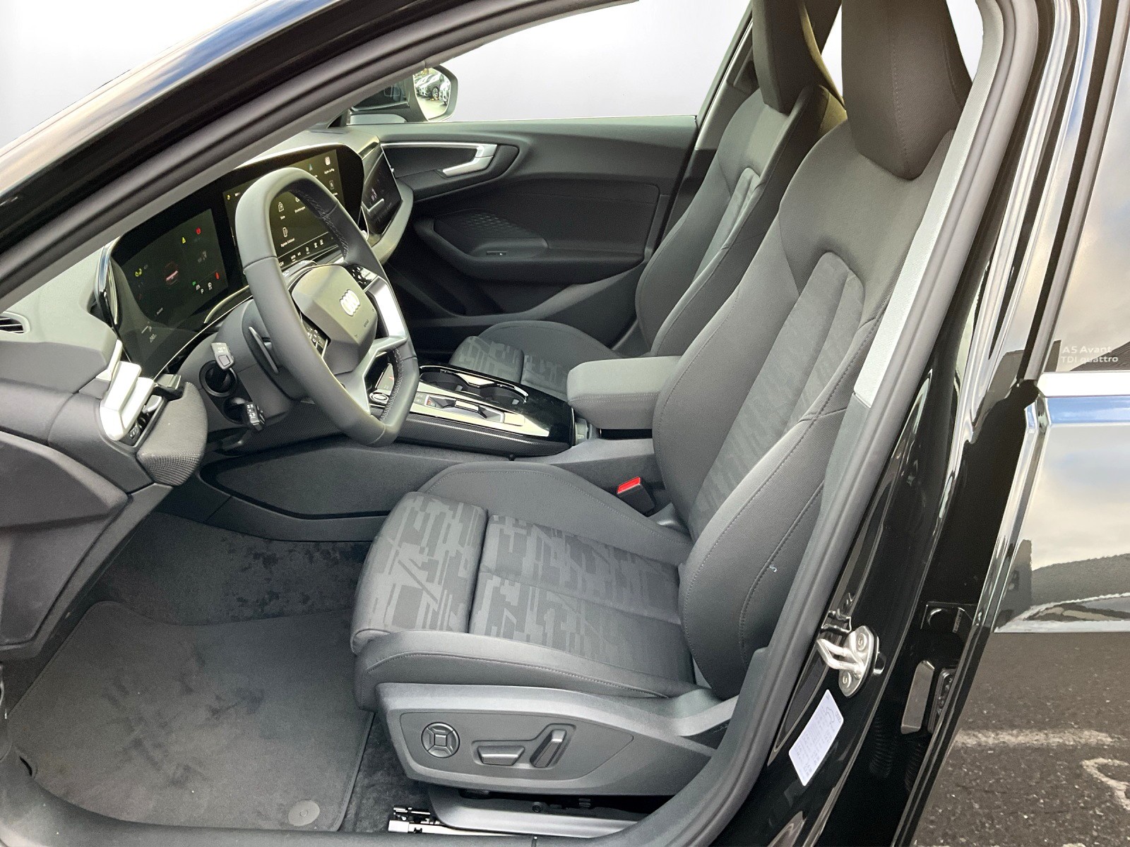 AUDI A5 Avant TDI quattro 150 kW S tronic-image-10