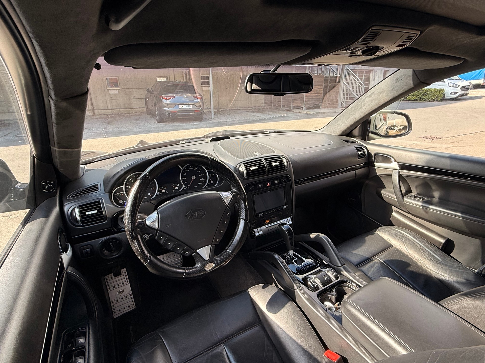 PORSCHE Cayenne Turbo S-image-8