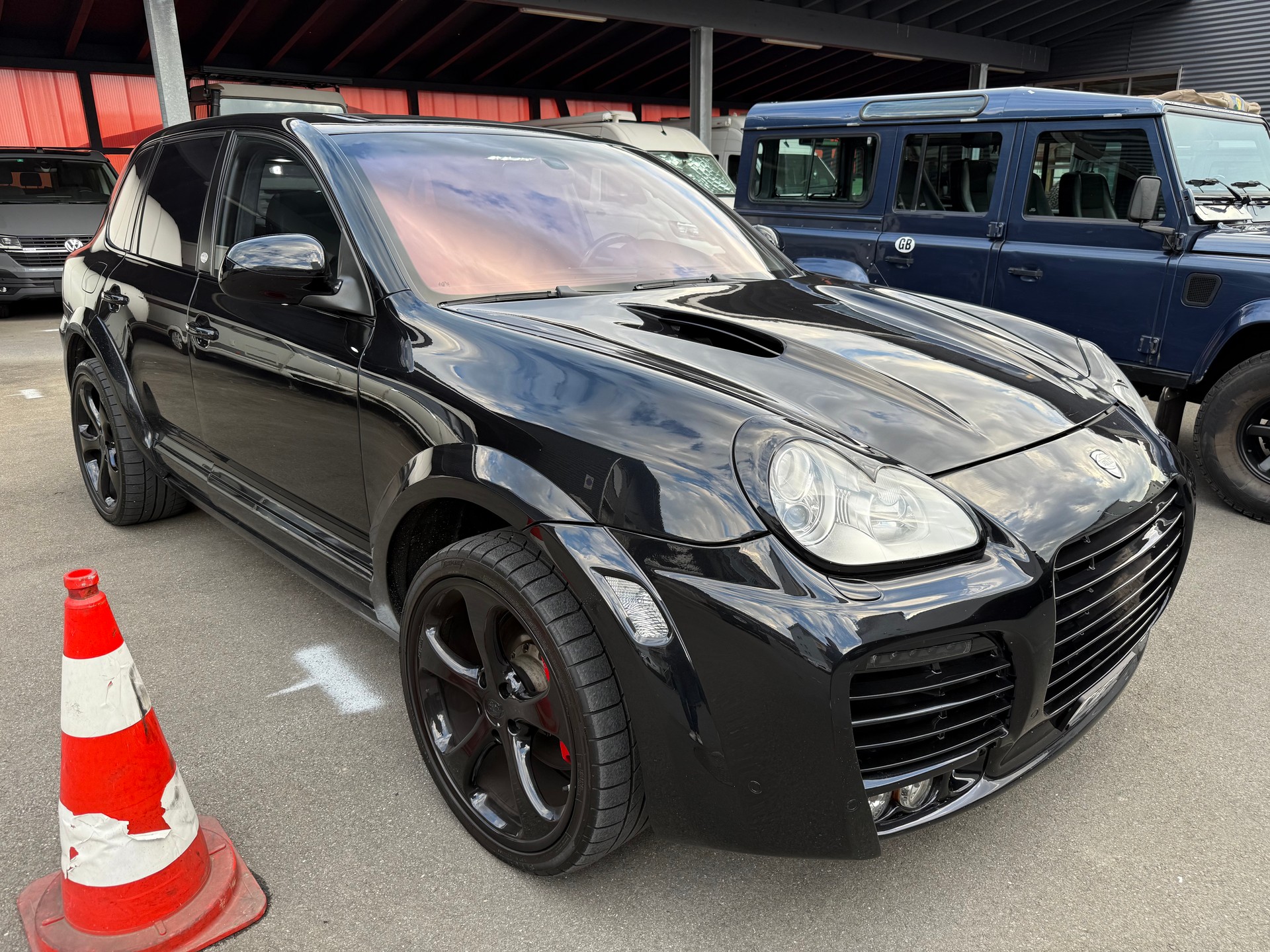 PORSCHE Cayenne Turbo S-image-0
